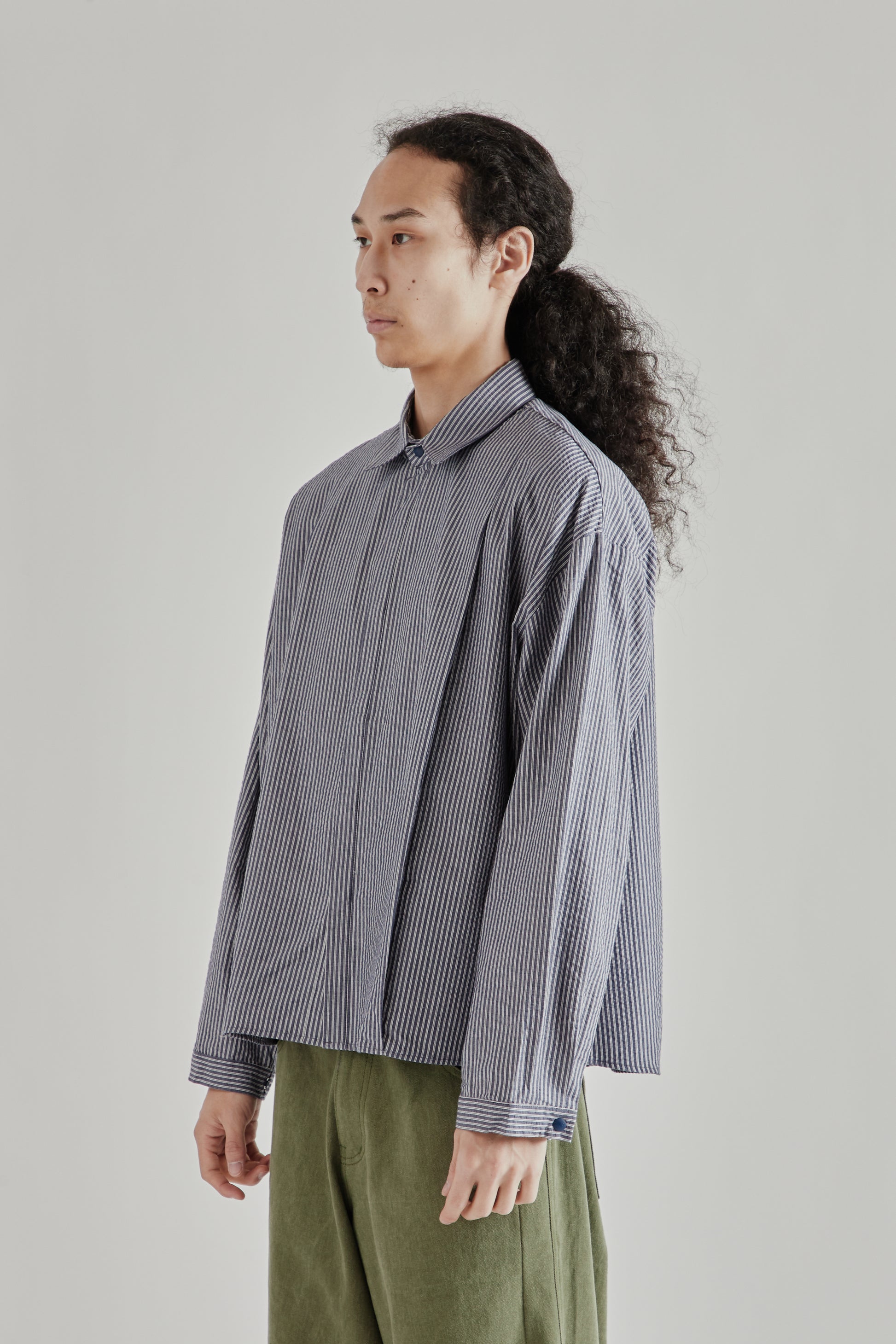Estudio Niksen SS26 Boxy Pleated Shirt Navy Stripe0992