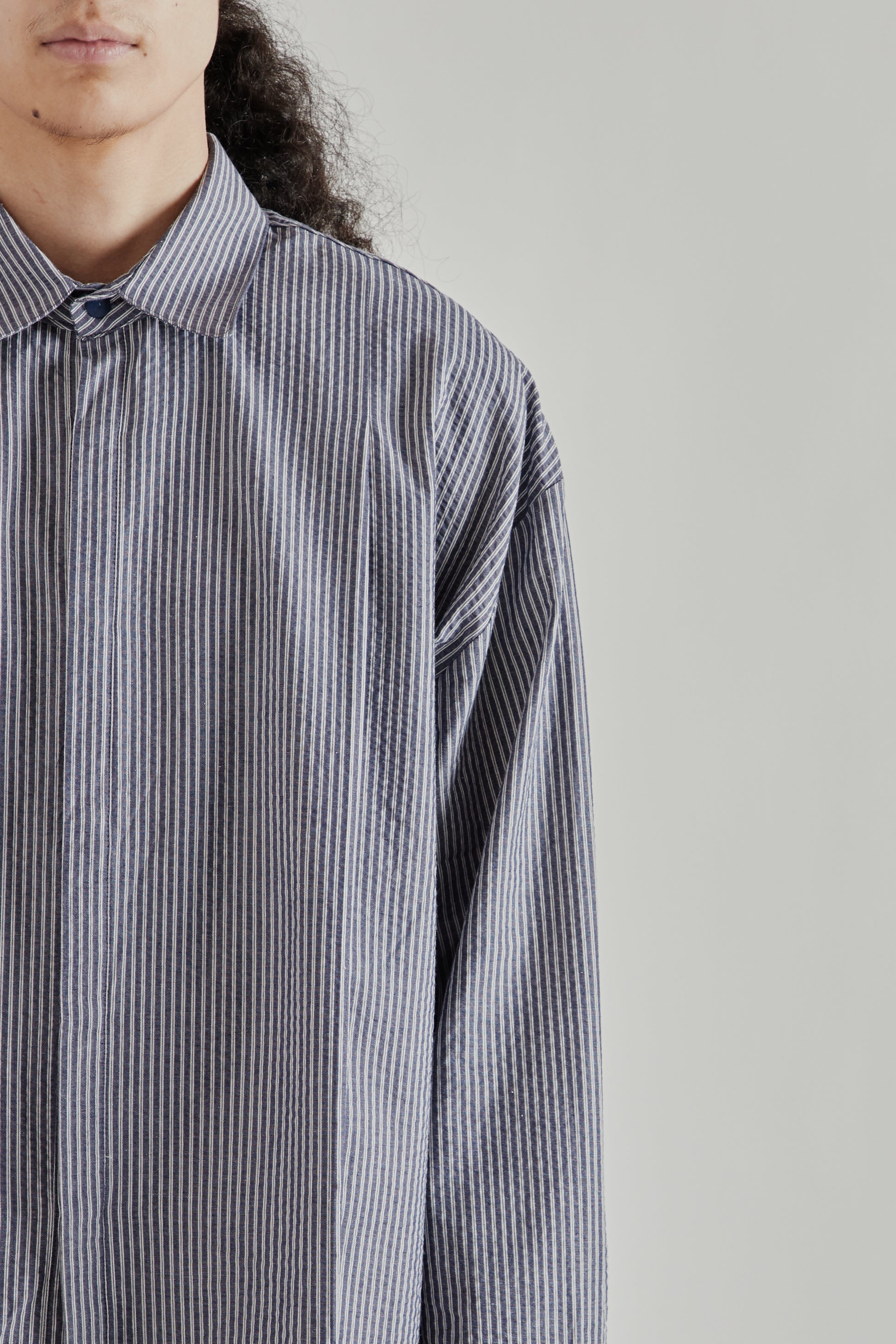 Estudio Niksen SS26 Boxy Pleated Shirt Navy Stripe1002