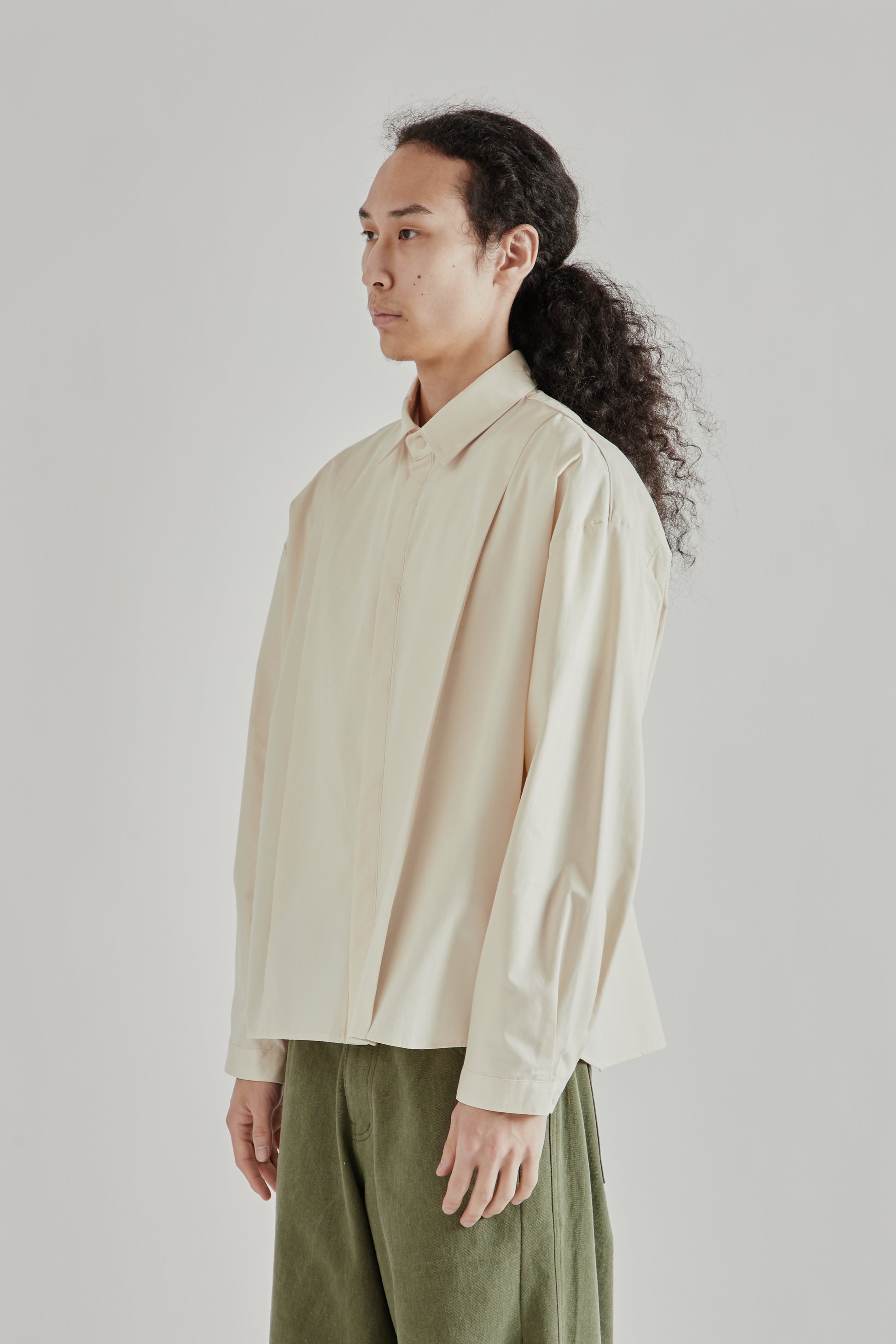 Estudio Niksen SS26 Boxy Pleated Shirt Off White0969