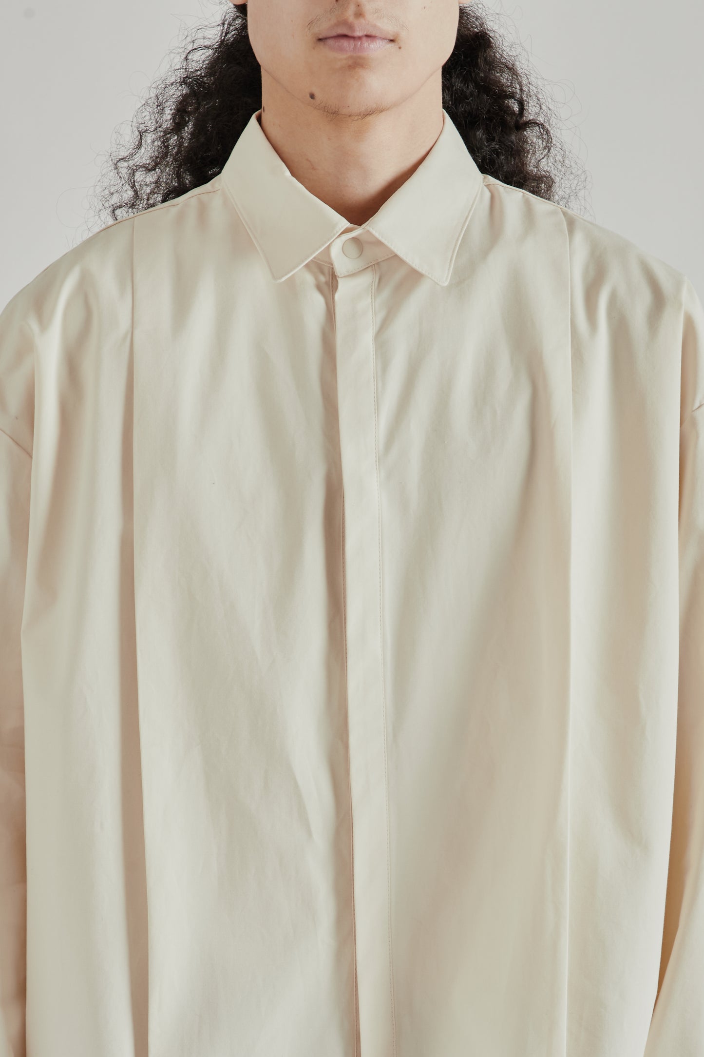 Estudio Niksen SS26 Boxy Pleated Shirt Off White0977