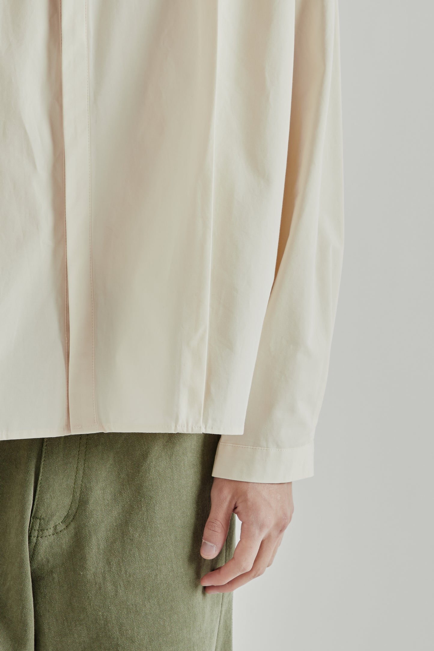 Estudio Niksen SS26 Boxy Pleated Shirt Off White0979