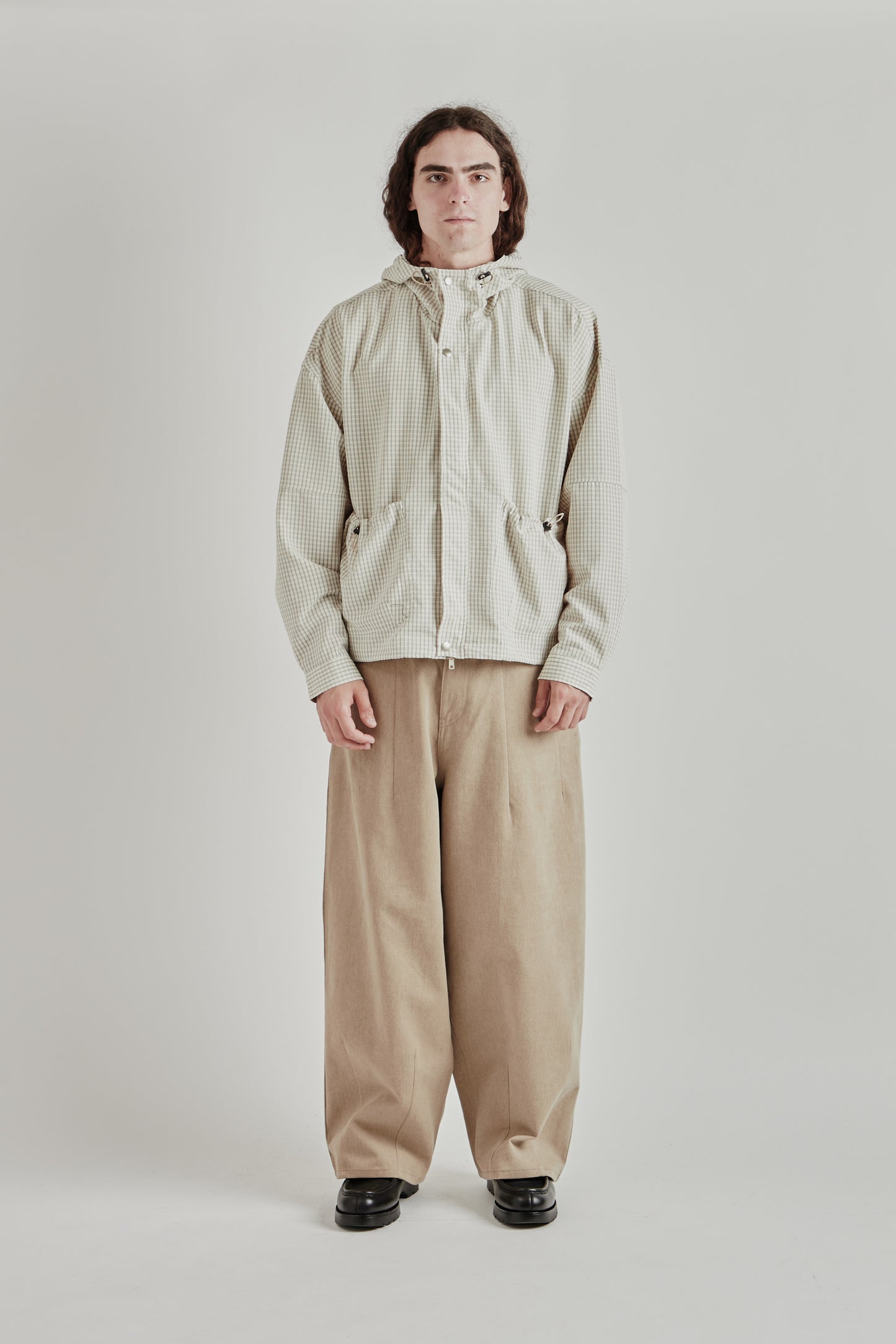 Estudio Niksen SS26 Bungee-Strap Checkered Jacket Oatmeal0170