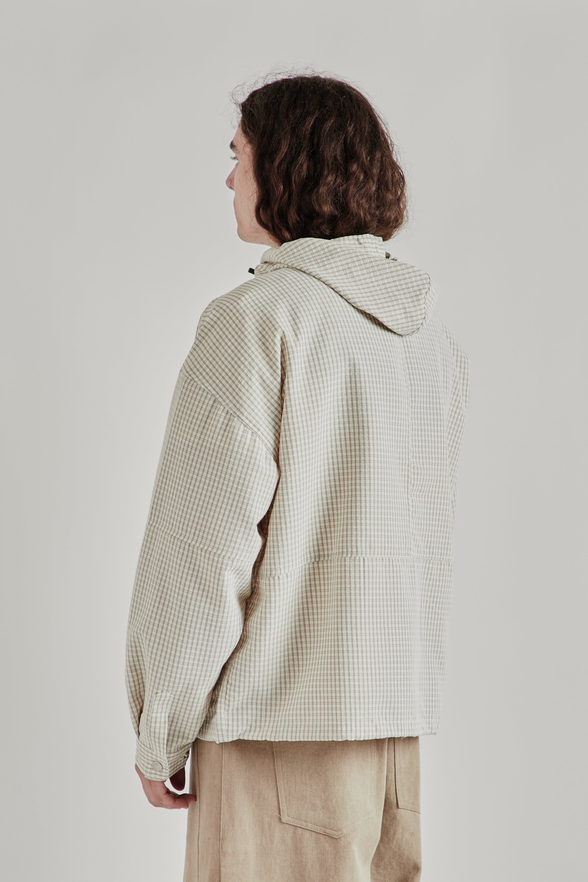 Estudio Niksen Bungee-Strap Checkered Jacket - Oatmeal | Wallace