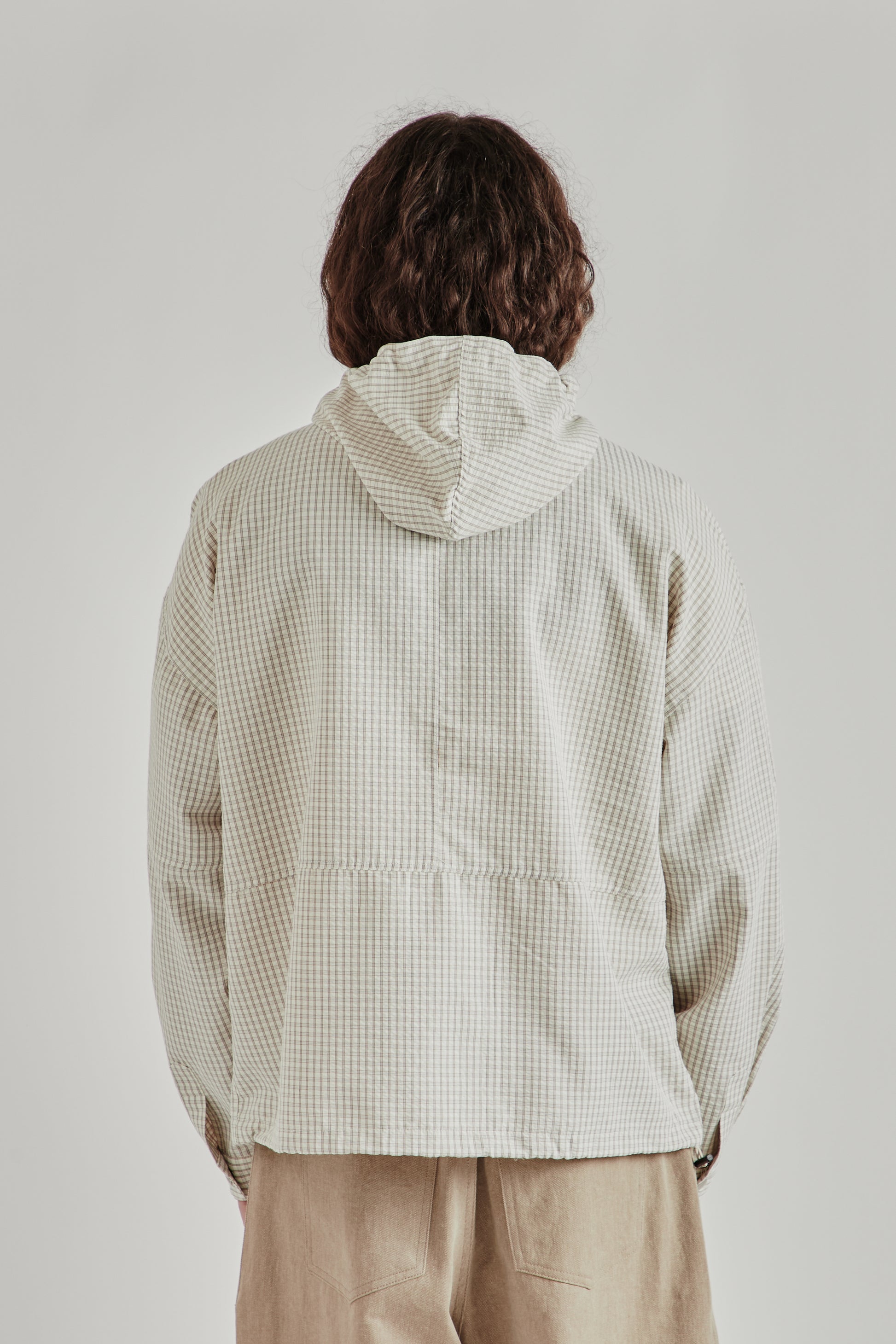 Estudio Niksen SS26 Bungee-Strap Checkered Jacket Oatmeal0180