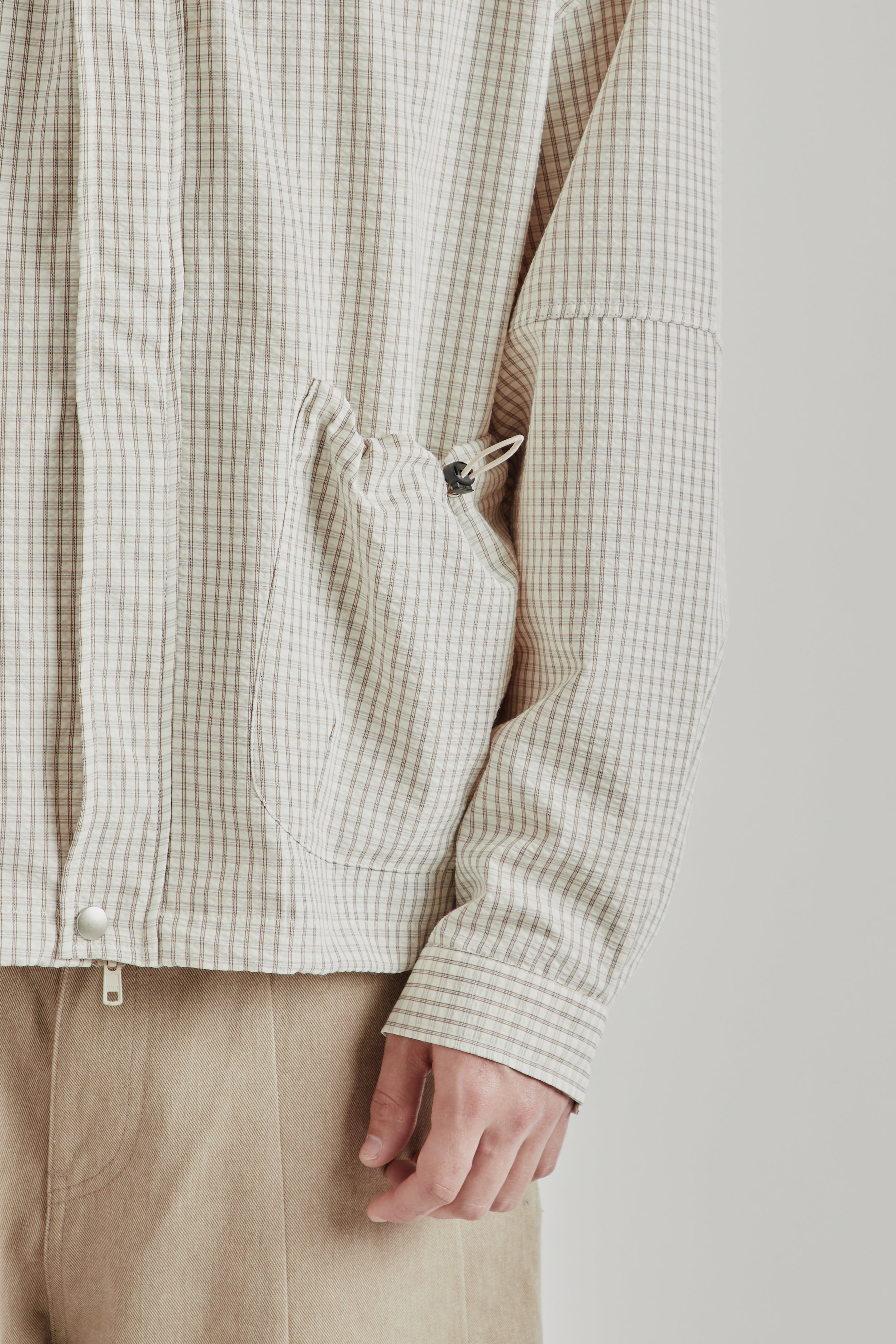 Estudio Niksen Bungee-Strap Checkered Jacket - Oatmeal | Wallace