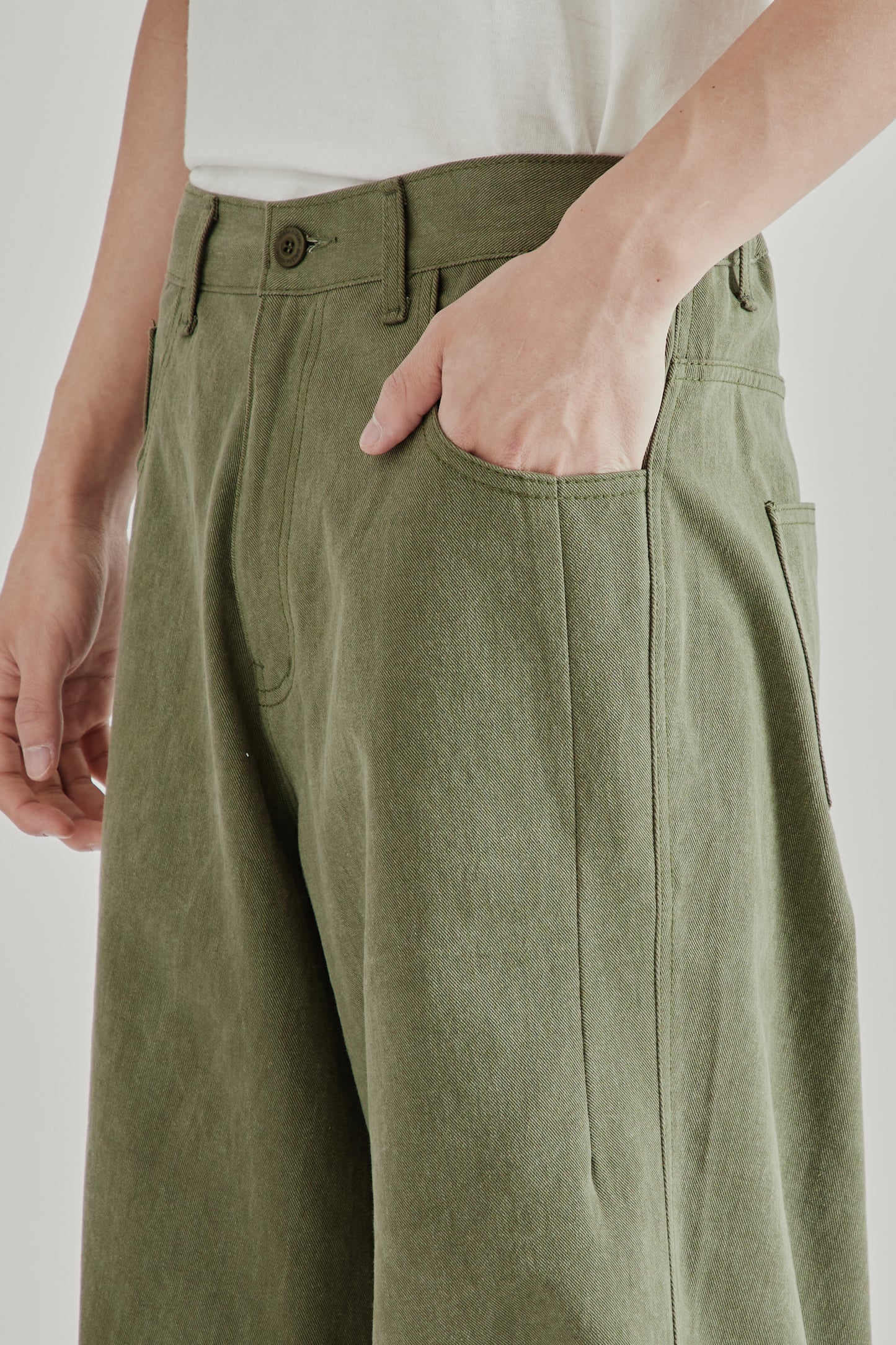 Estudio Niksen SS26 Half-Dart Maxi Jeans Khaki0954