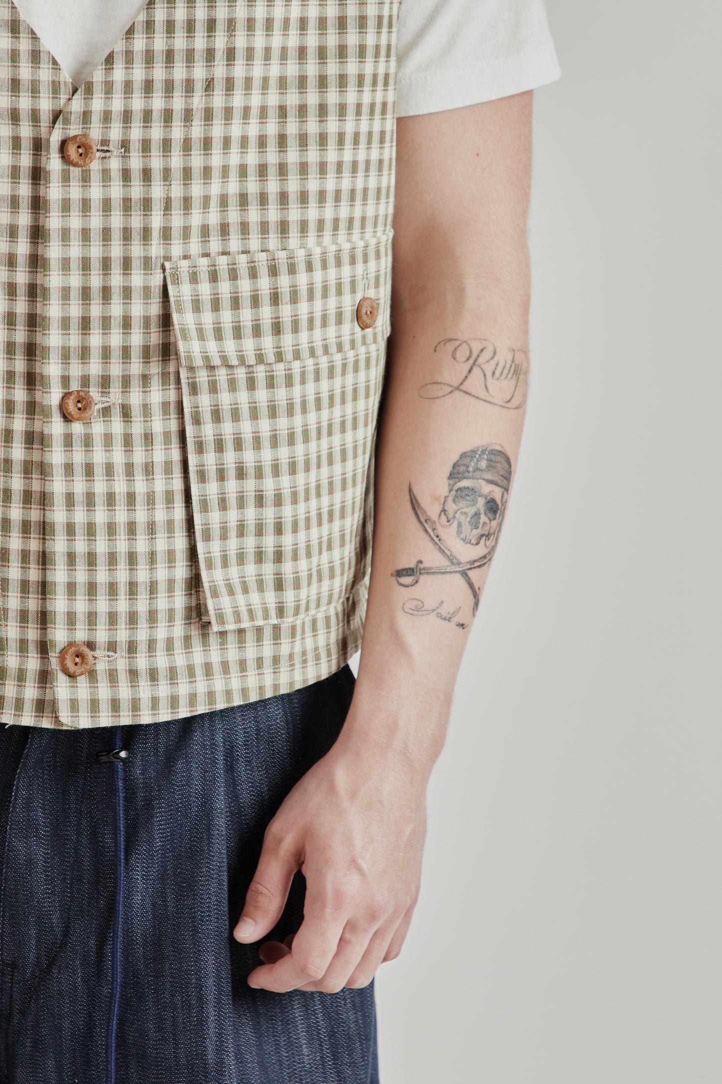 Estudio Niksen SS26 Light Pocket Vest Checkered0128