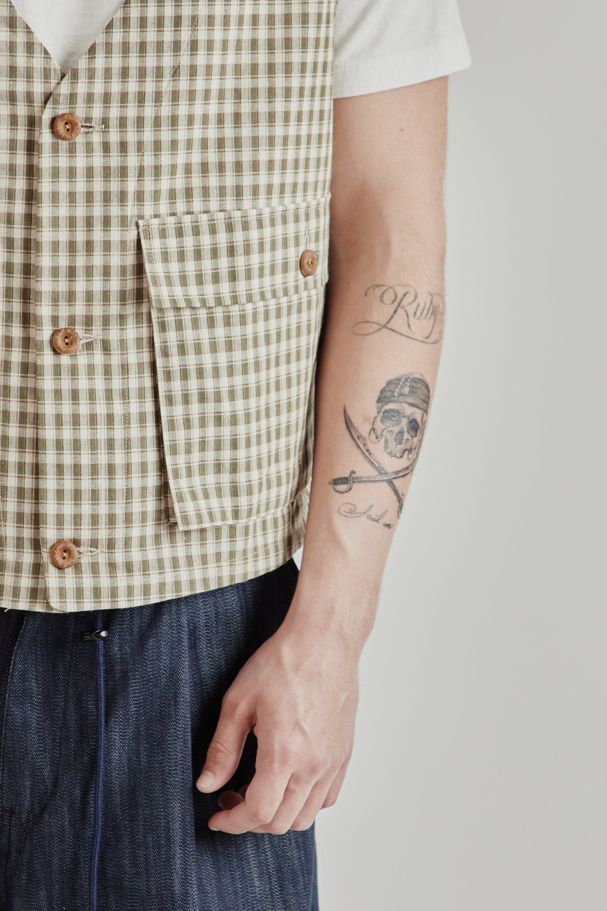Estudio Niksen SS26 Light Pocket Vest Checkered0128
