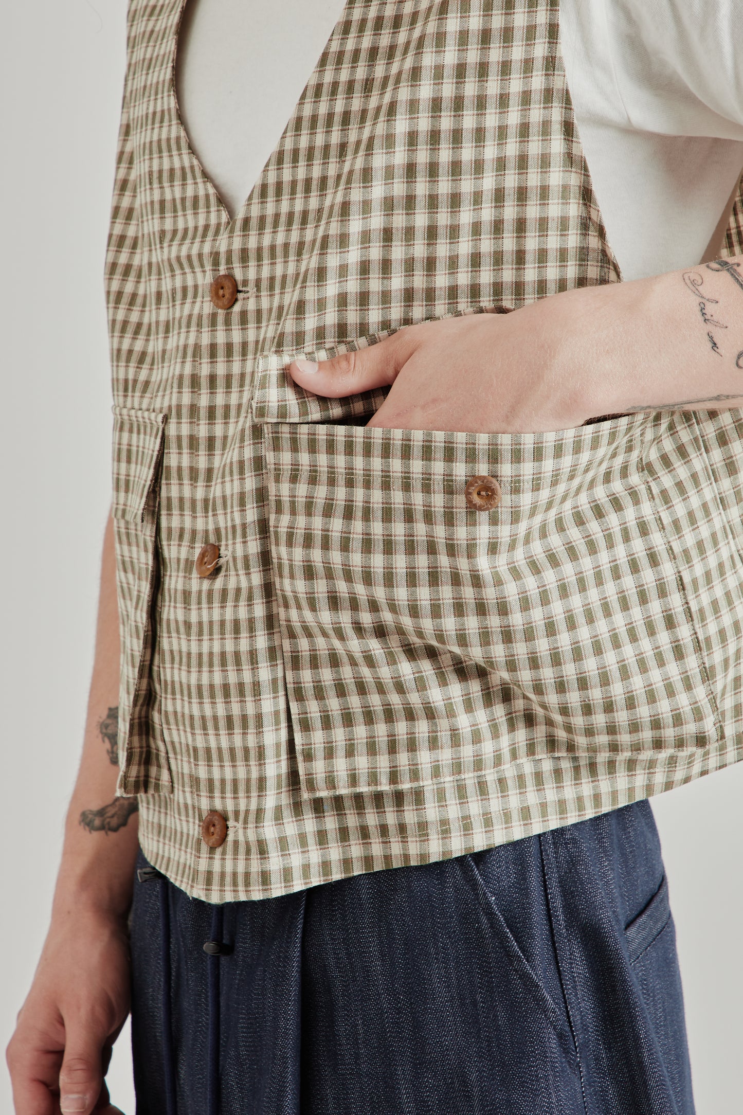 Estudio Niksen SS26 Light Pocket Vest Checkered0129