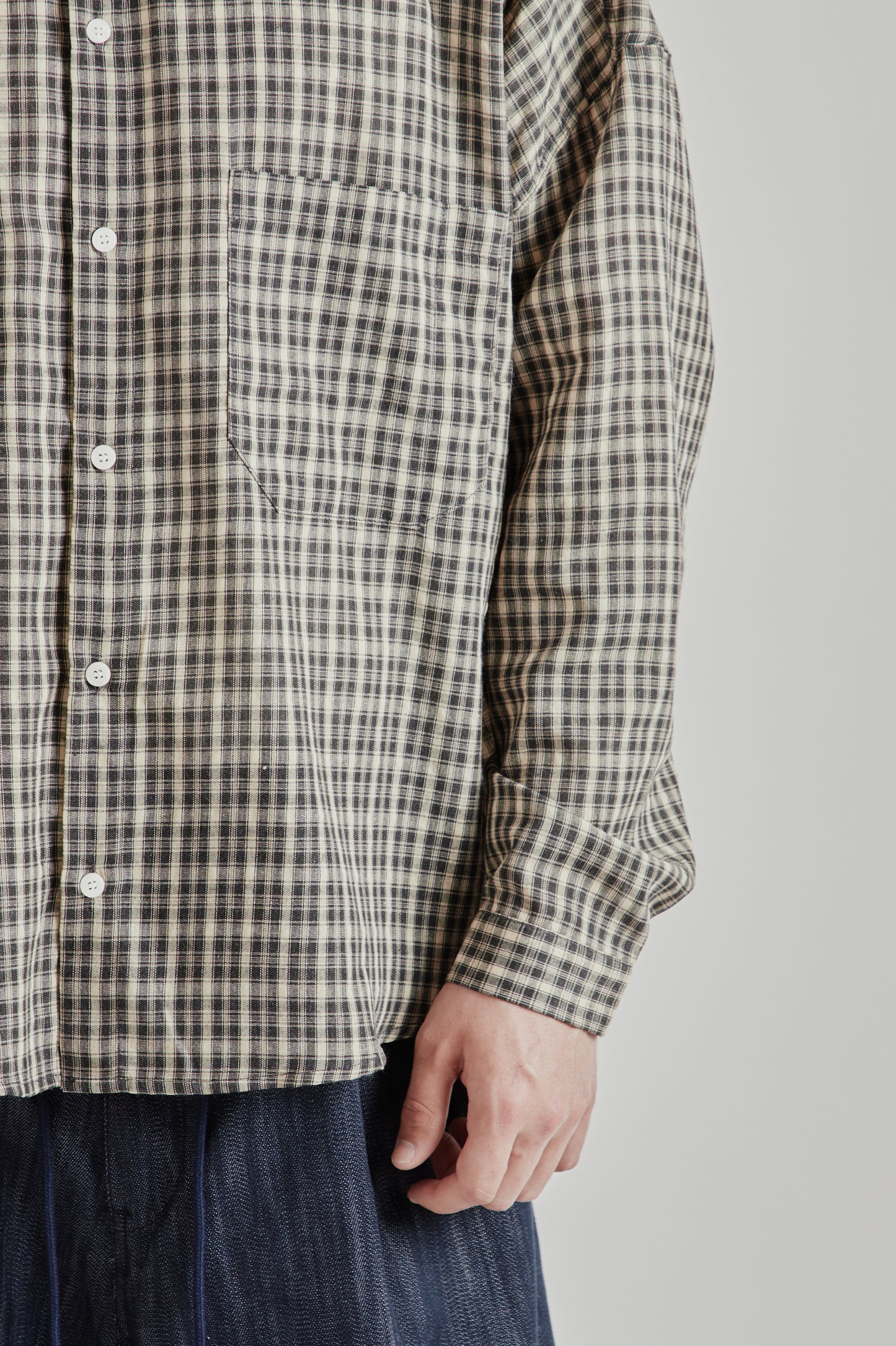Estudio Niksen SS26 Oxford Balloon Shirt Navy Checkered0052