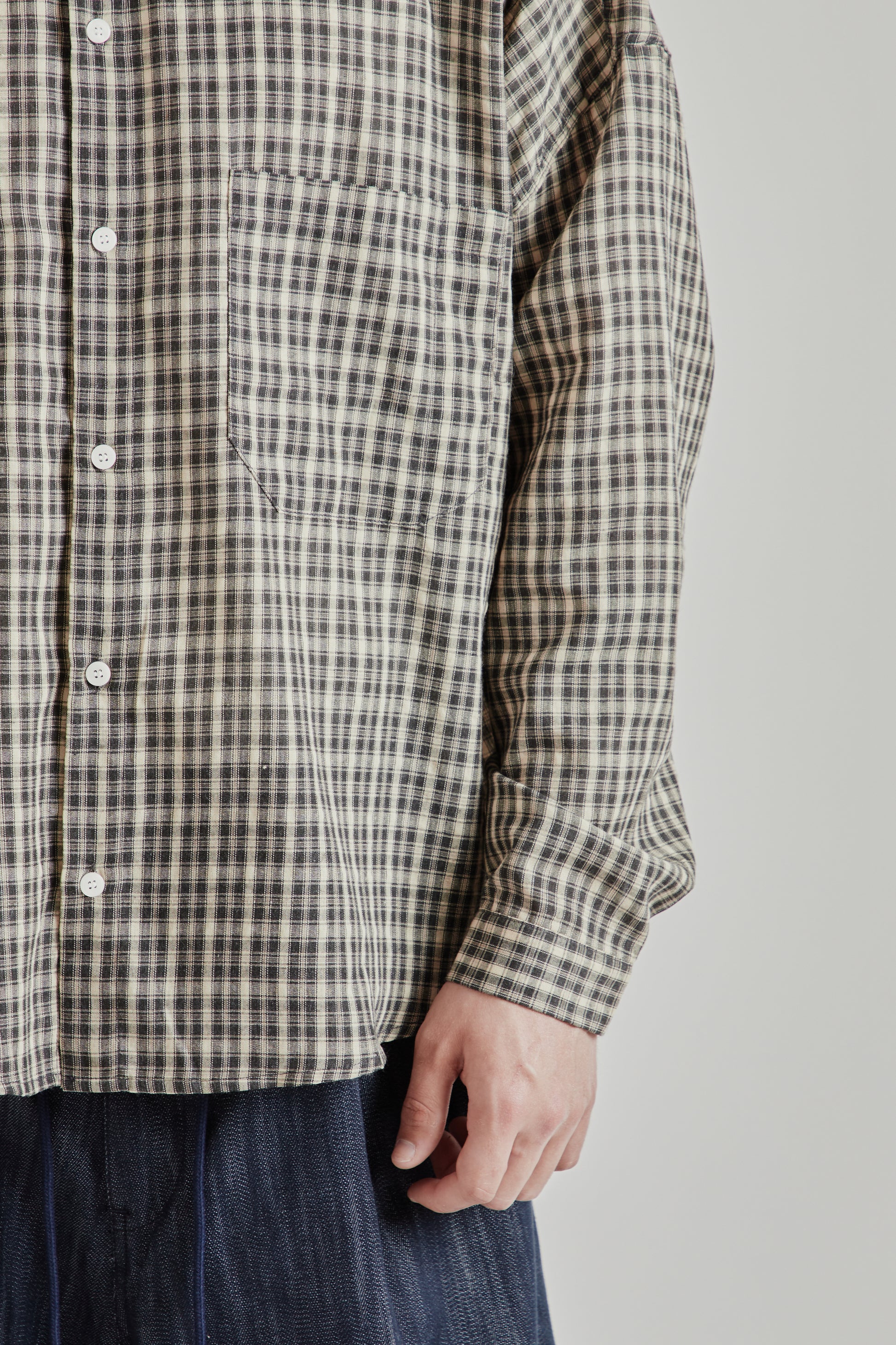 Estudio Niksen SS26 Oxford Balloon Shirt Navy Checkered0052