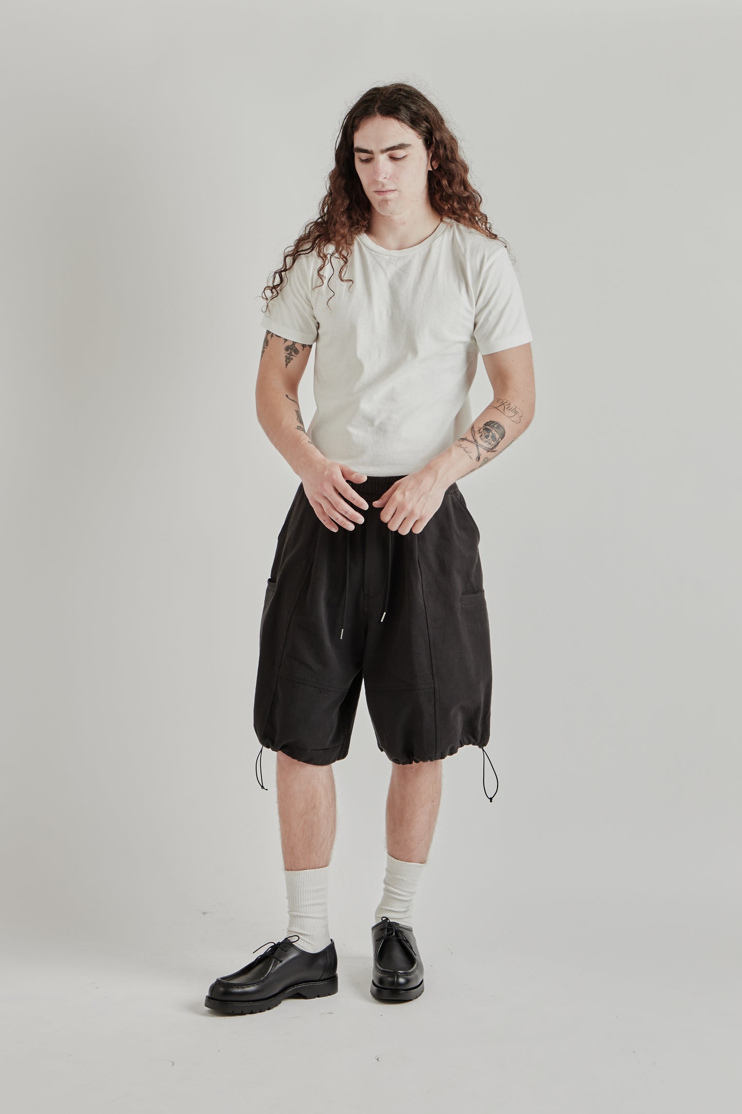 Estudio Niksen SS26 Slit Cargo Balloon Shorts Black1338