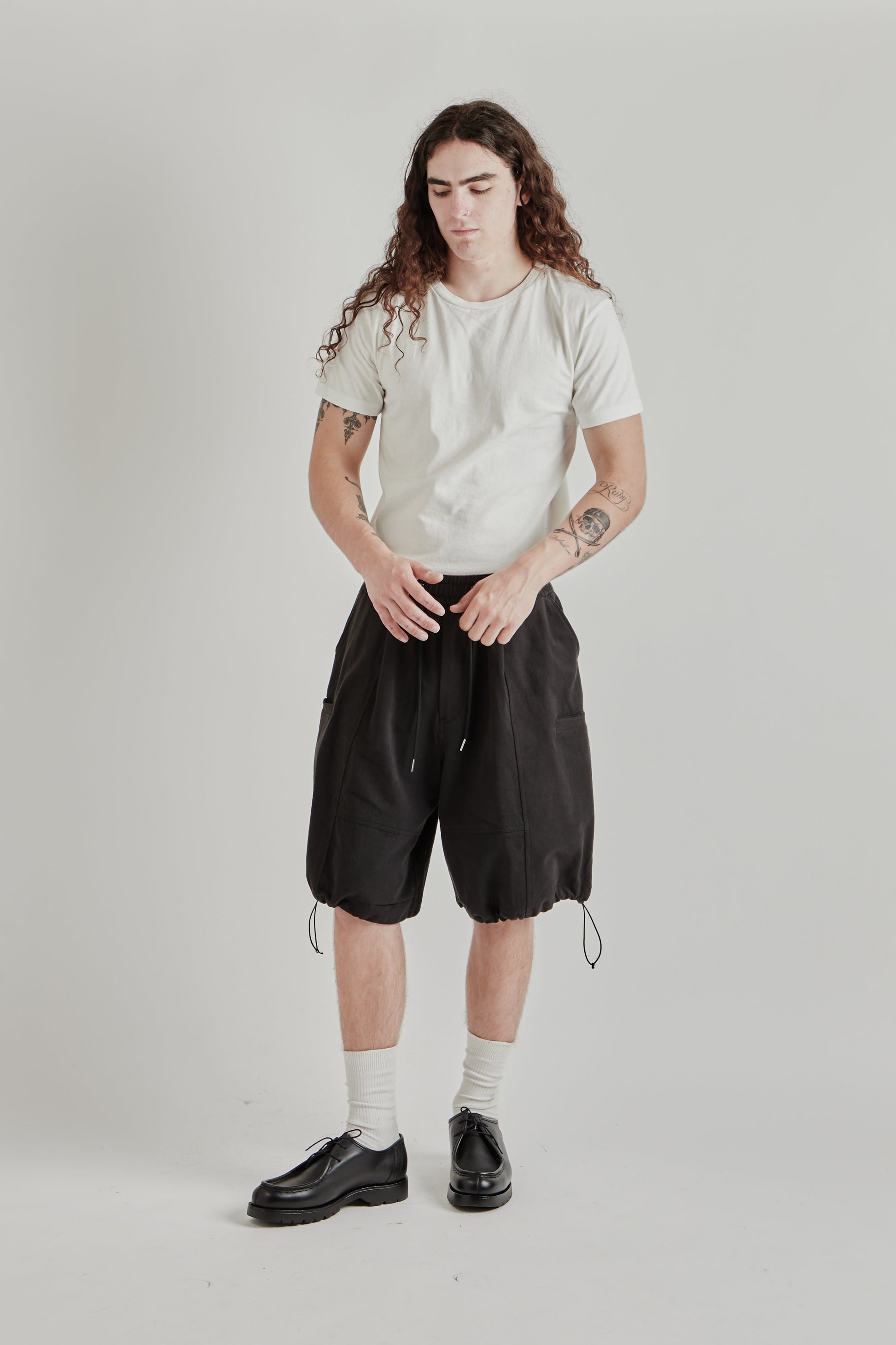 Estudio Niksen SS26 Slit Cargo Balloon Shorts Black1338