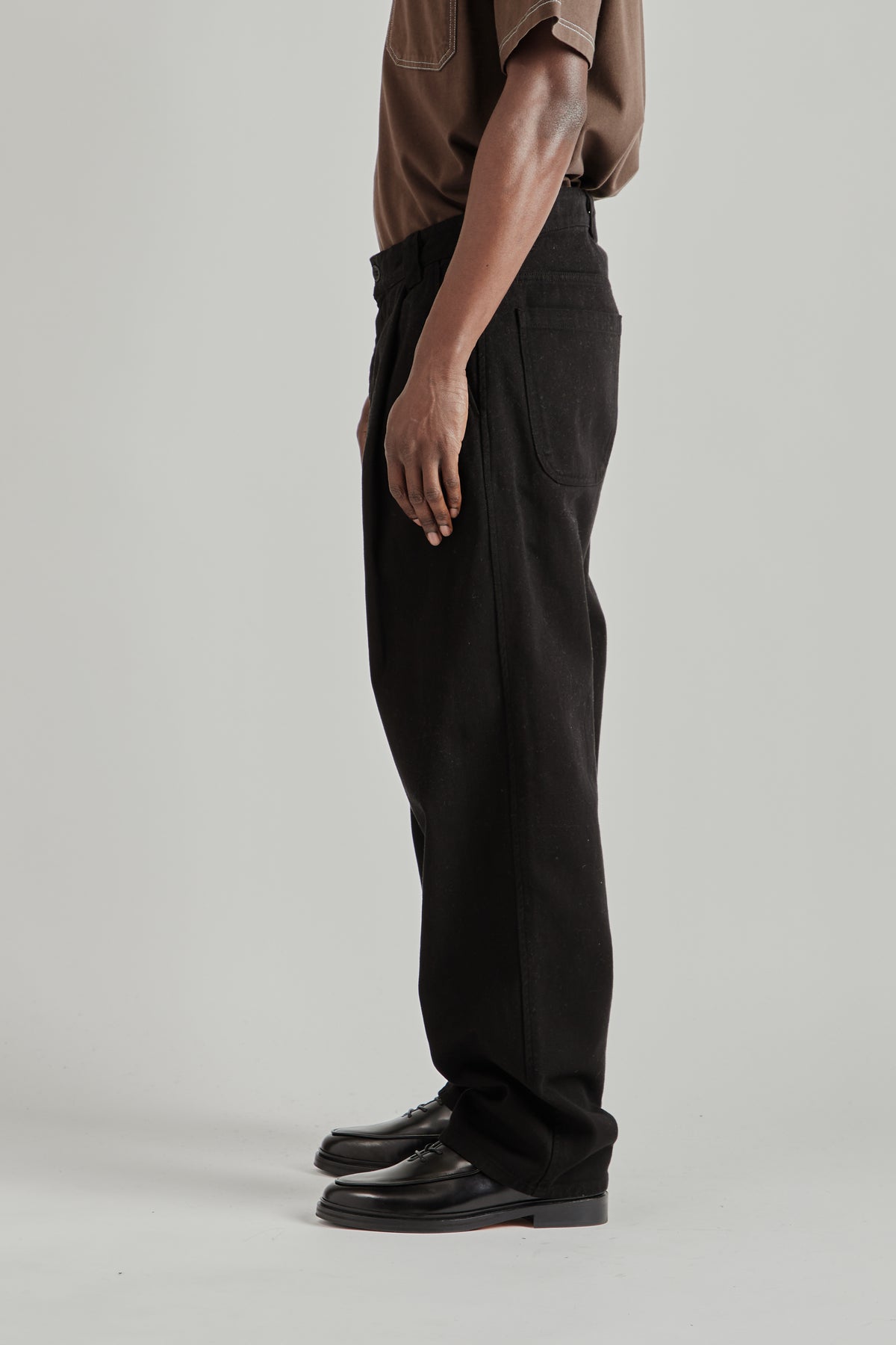 Fairly Normal FW26 Big Pants Black-Shirt Brown0470