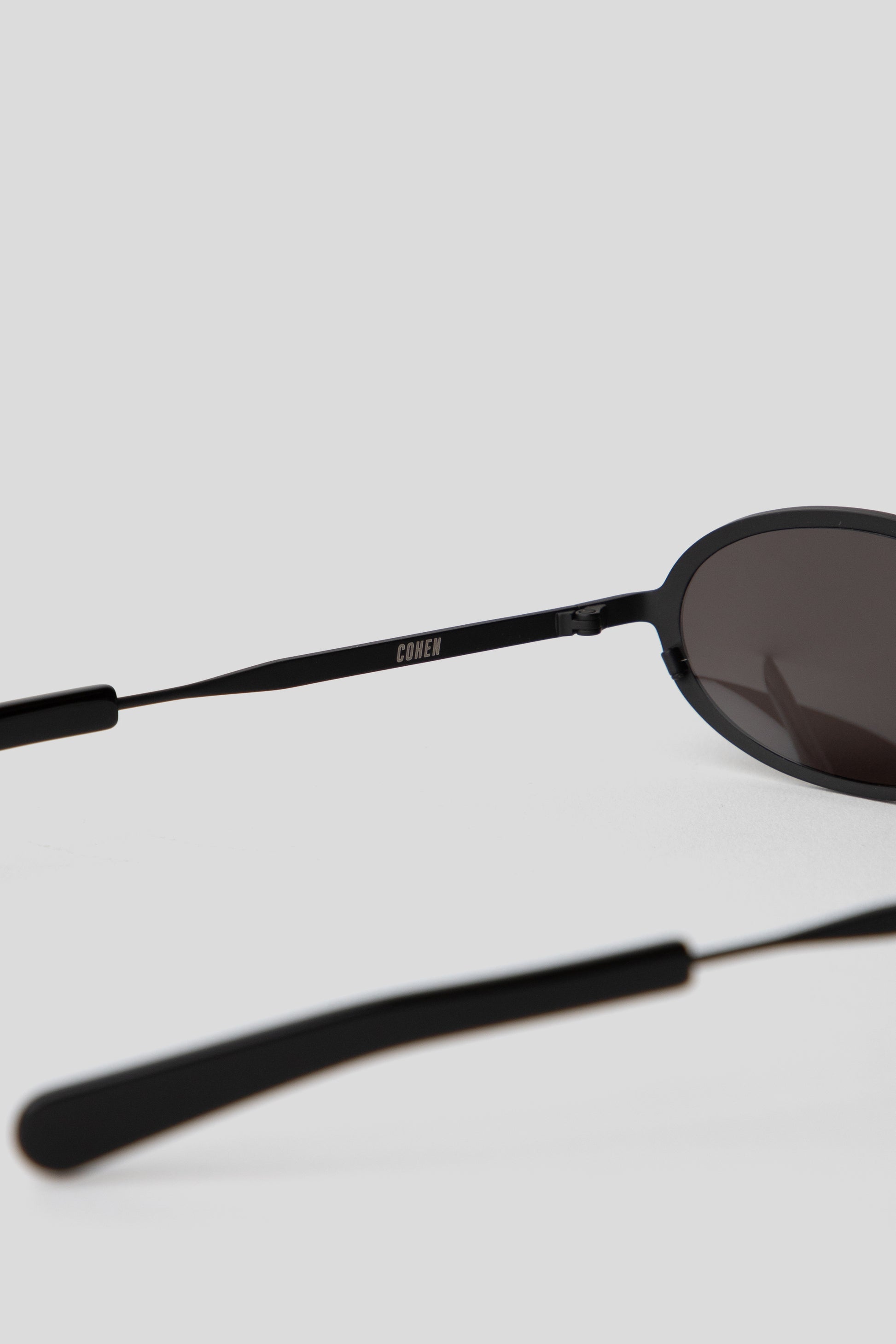 Flastlist Cohen Matte Black Solid Black 03