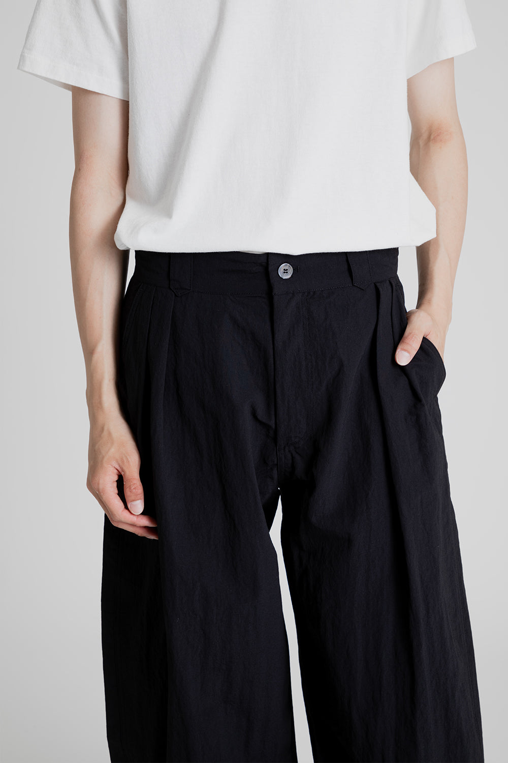 Frizmworks Curved Cuffs Pants in Black