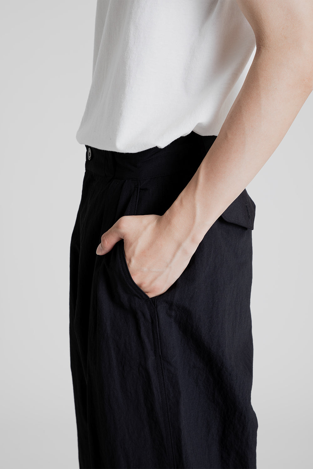 Frizmworks Curved Cuffs Pants in Black