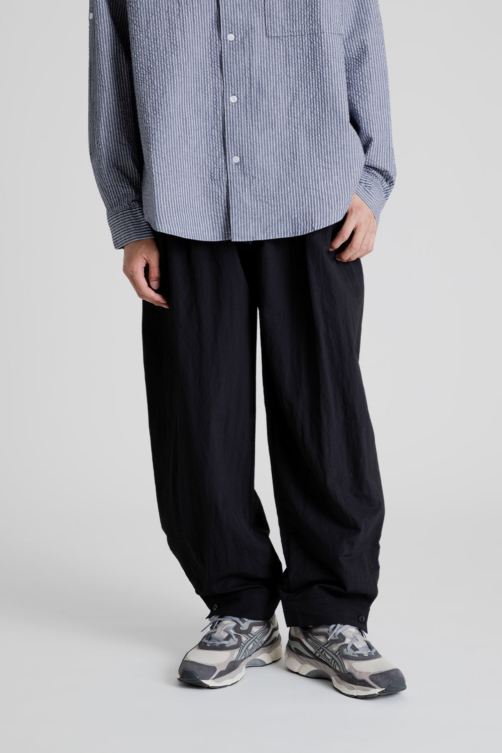 Frizmworks Curved Cuffs Pants in Black
