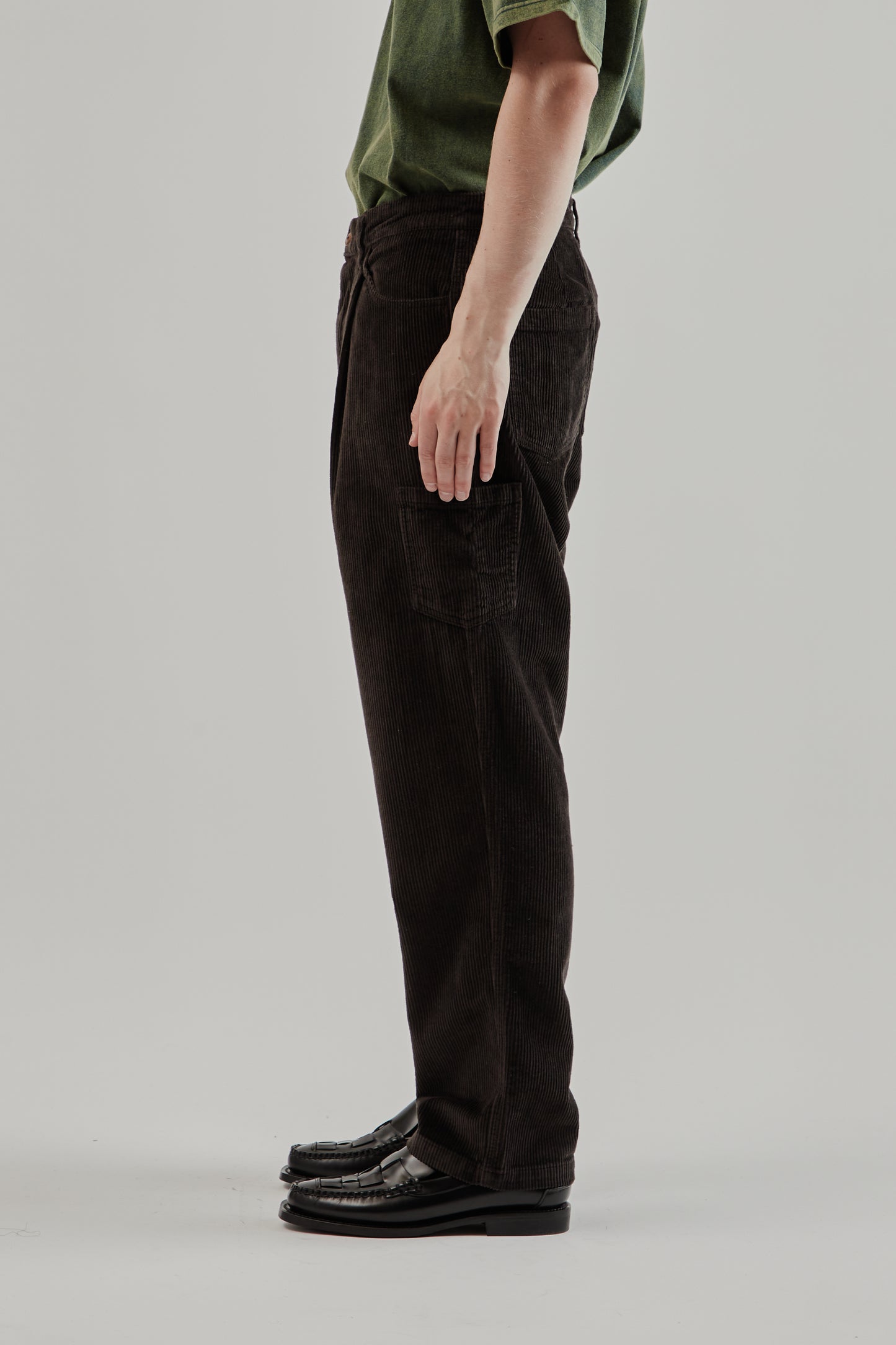 Frizmworks FW25 Corduroy Wide One Tuck Pants Charcoal 3