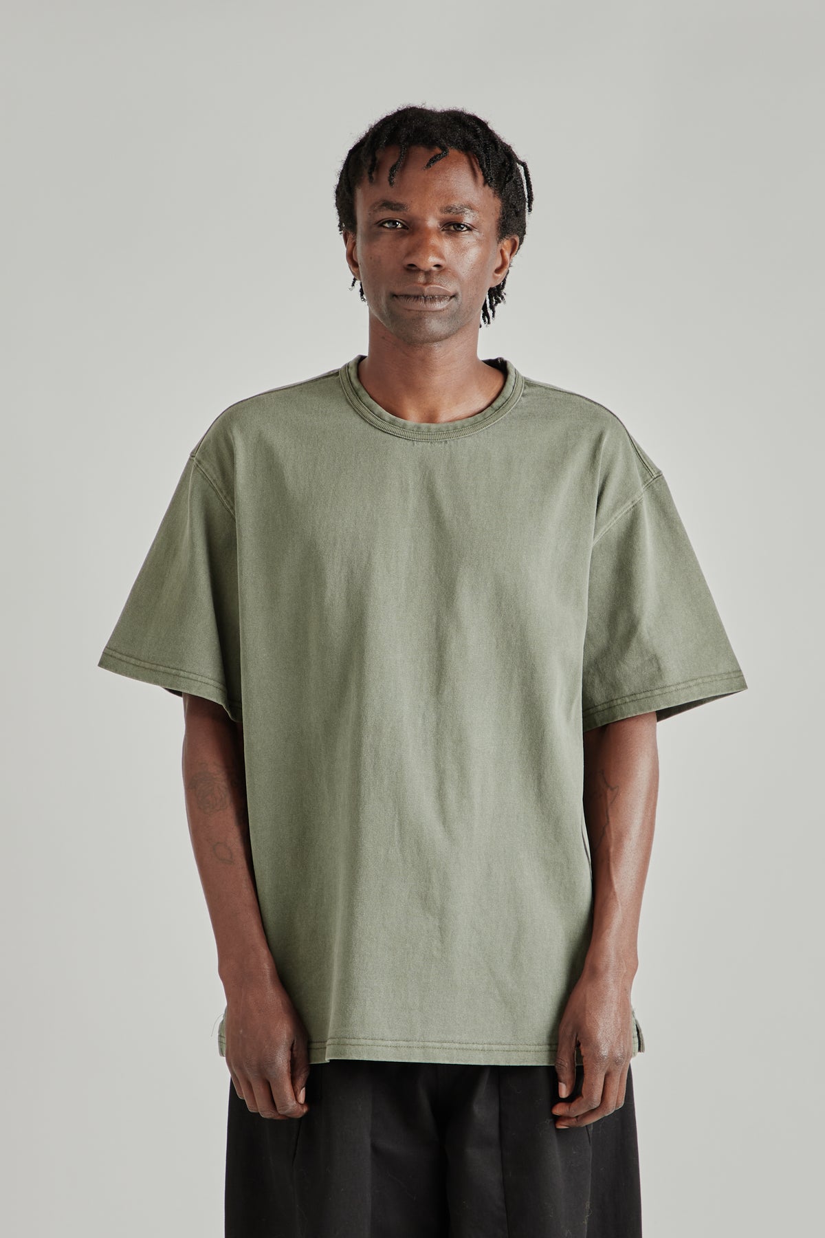 Frizmworks FW26 OG PIGMENT DYEING HALF TEE Olive- Ivory1084