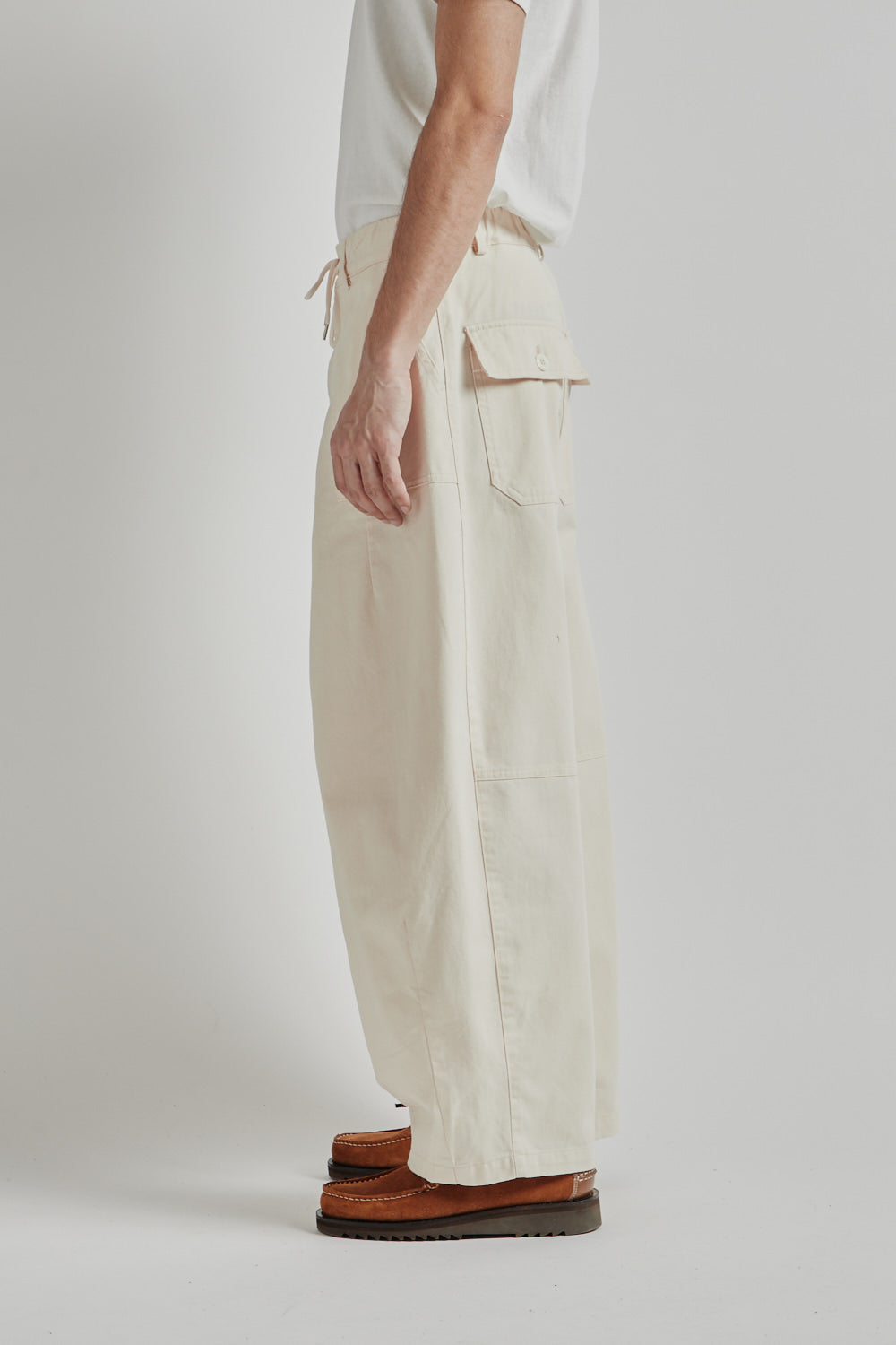 Frizmworks SS25 Twill Balloon Pants Ivory 06