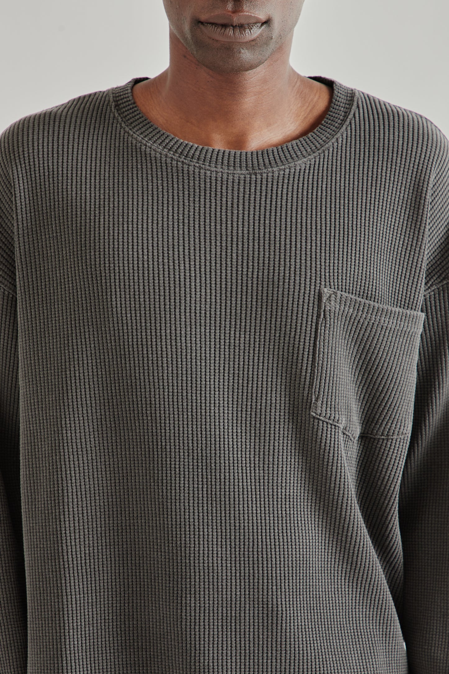 Frizmworks SS26 Pigment Dyeing Waffle Pocket Tee Charcoal5001