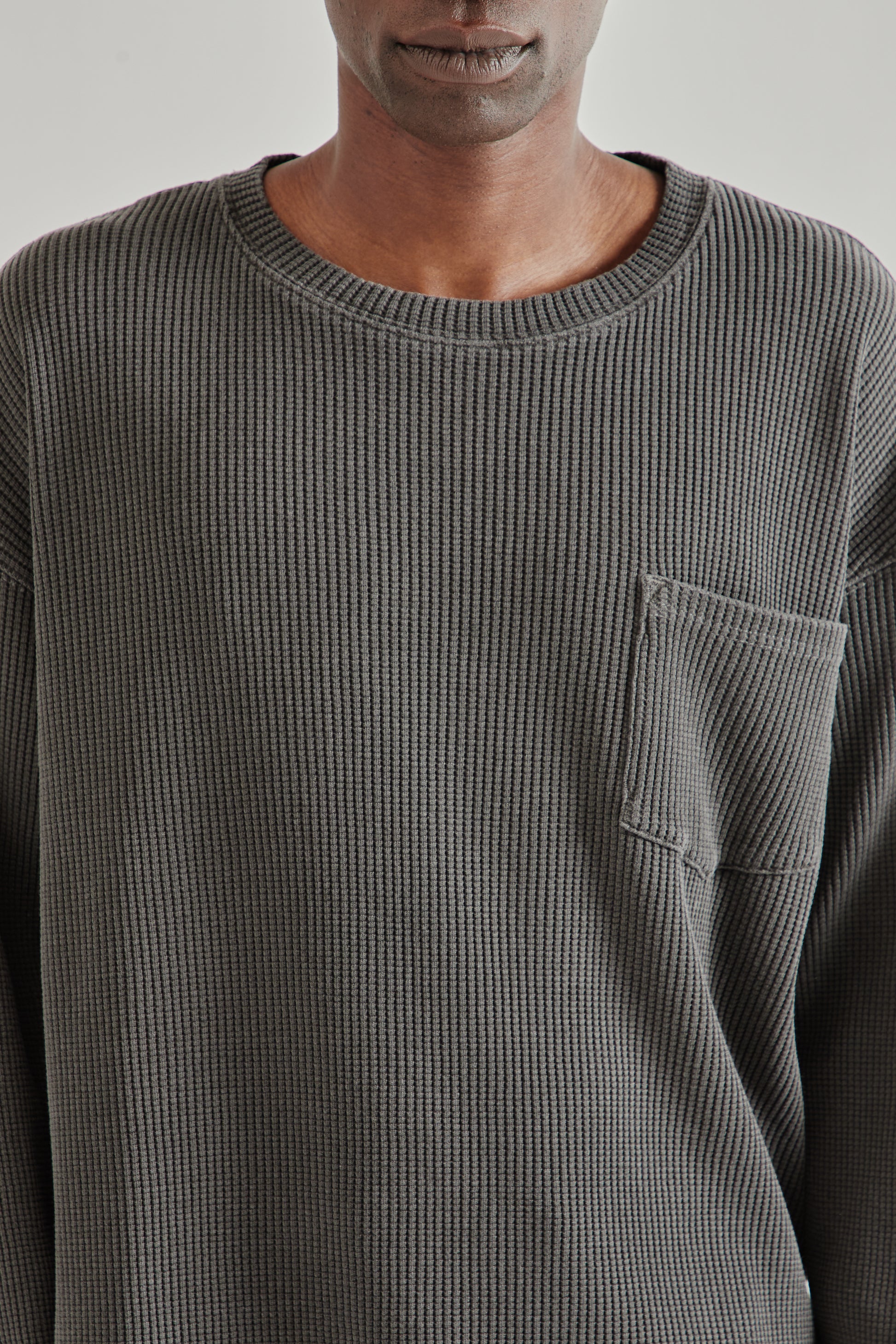 Frizmworks SS26 Pigment Dyeing Waffle Pocket Tee Charcoal5001