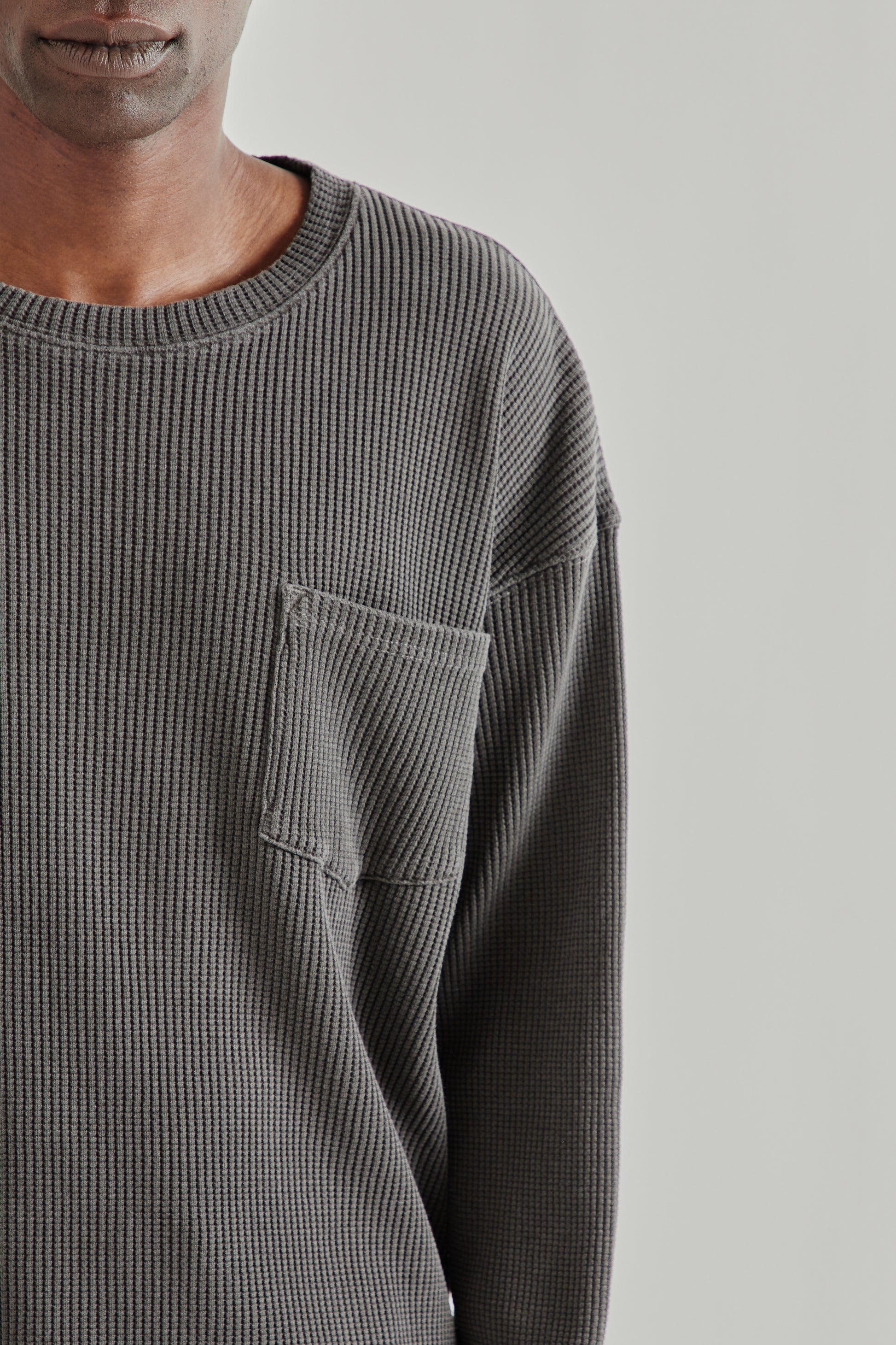 Frizmworks SS26 Pigment Dyeing Waffle Pocket Tee Charcoal5002