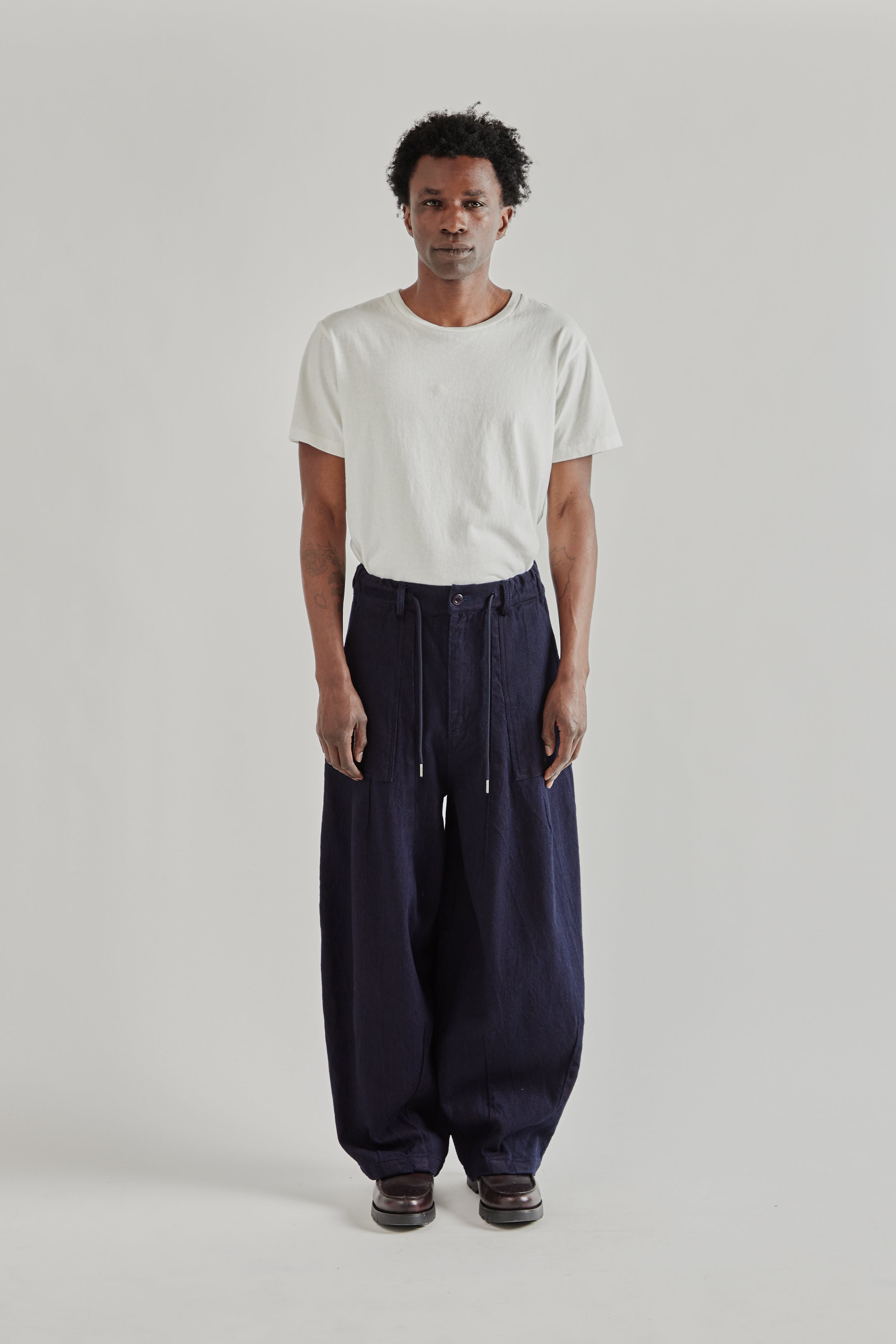 はむ25SS DENIM BALLOON PANTS Indigo Frizmworks Sashiko Denim Balloon Pants - Indigo | Wallace