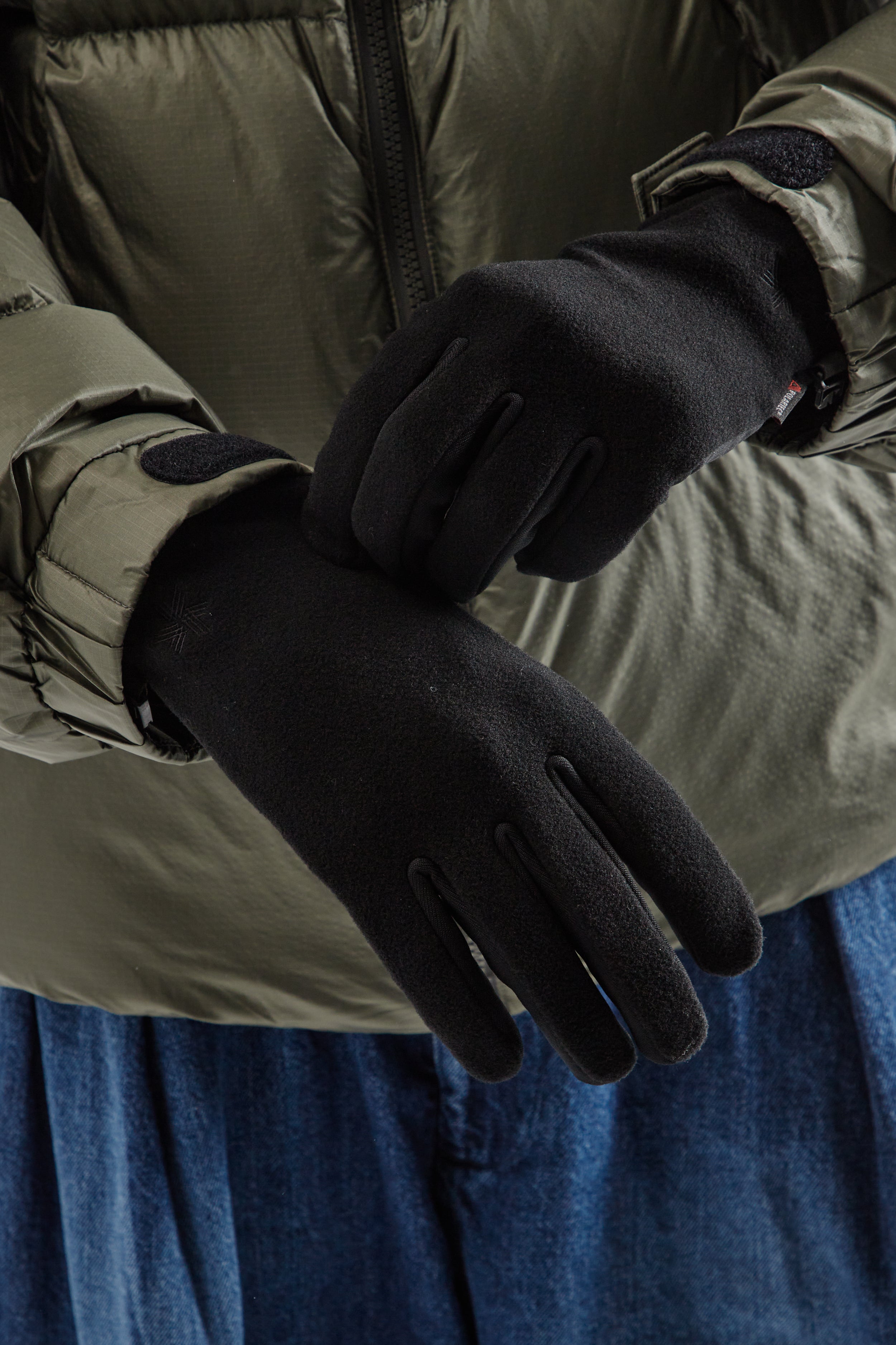 Goldwin Polartec Power Stretch Gloves - Black | Wallace Mercantile