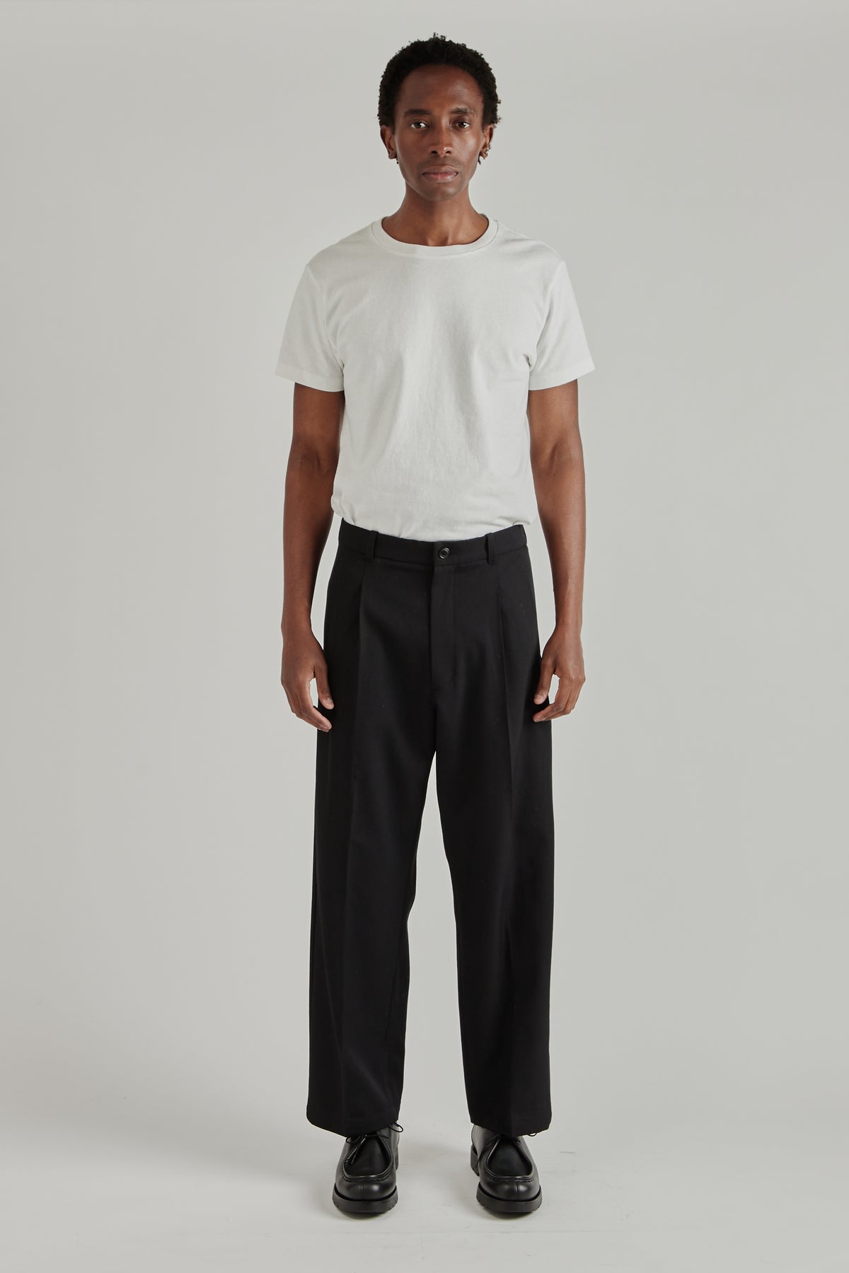 One Tuck Straight Wool Pants - Black