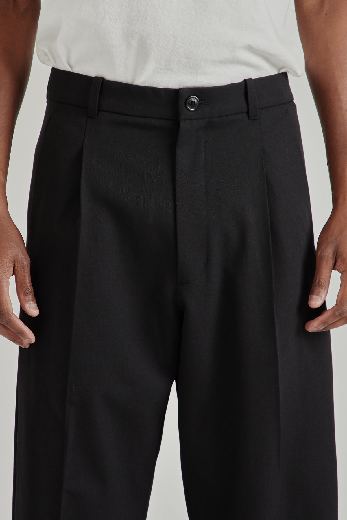 One Tuck Straight Wool Pants - Black