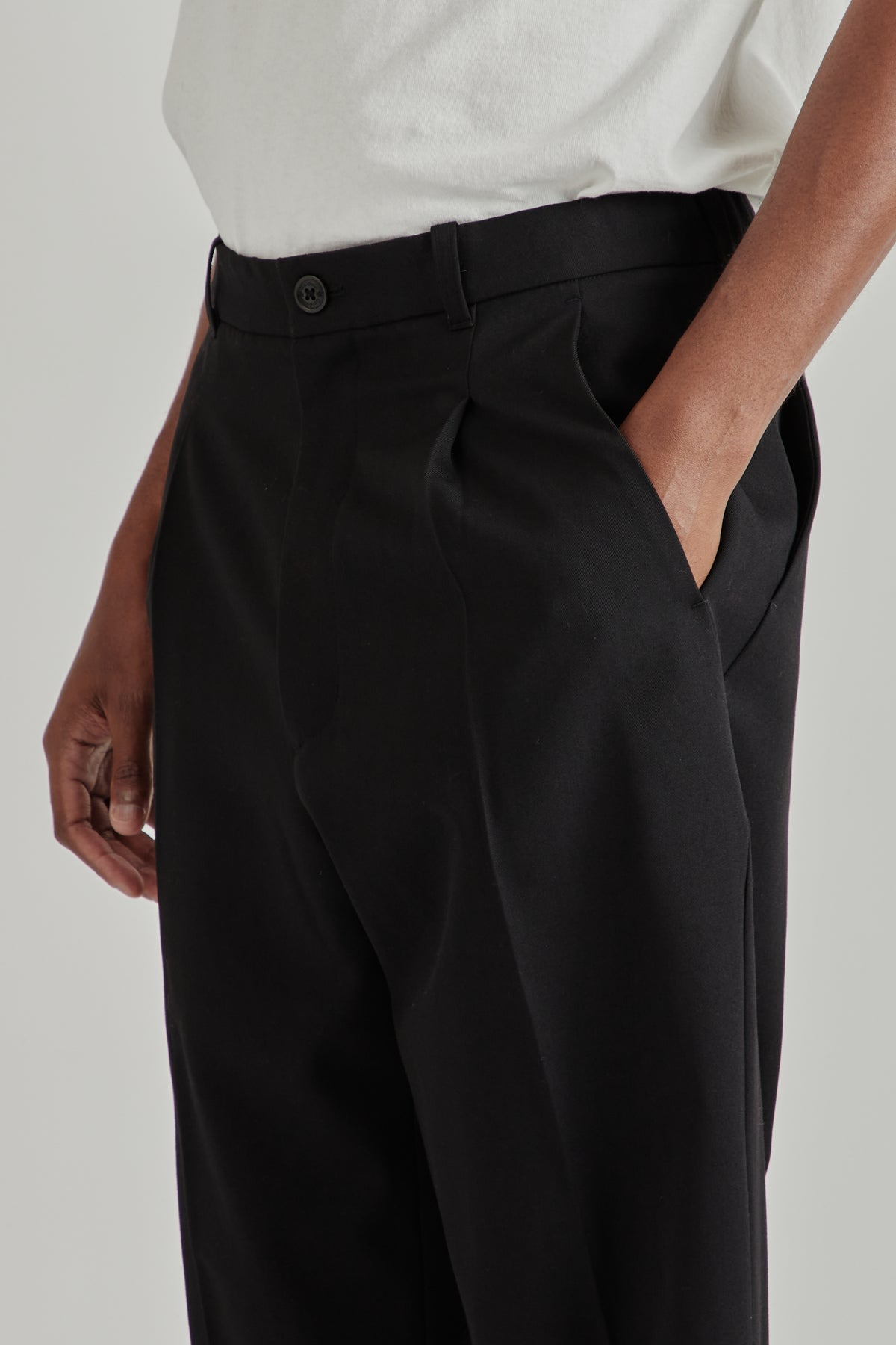 One Tuck Straight Wool Pants - Black