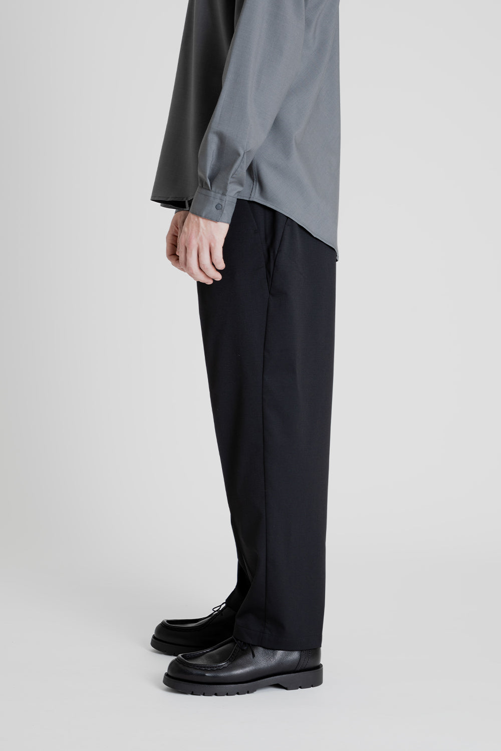 Goldwin One Tuck Tapered Stretch Twill Pants in Dark Navy - Wallace M –  Wallace Mercantile Shop