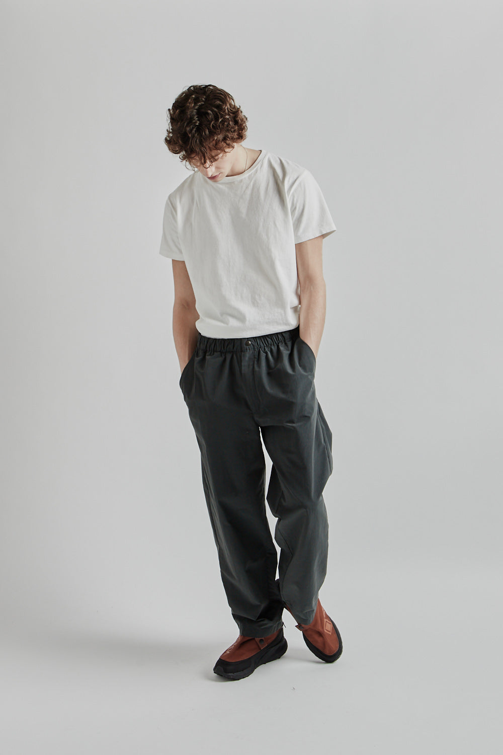 Goldwin Relax Straight Easy Pants Deep Charcoal 012