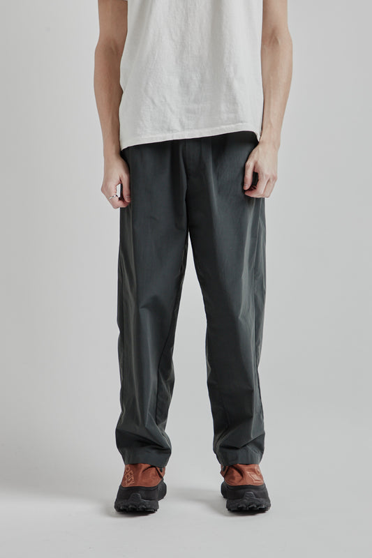 Goldwin Relax Straight Easy Pants Deep Charcoal 02