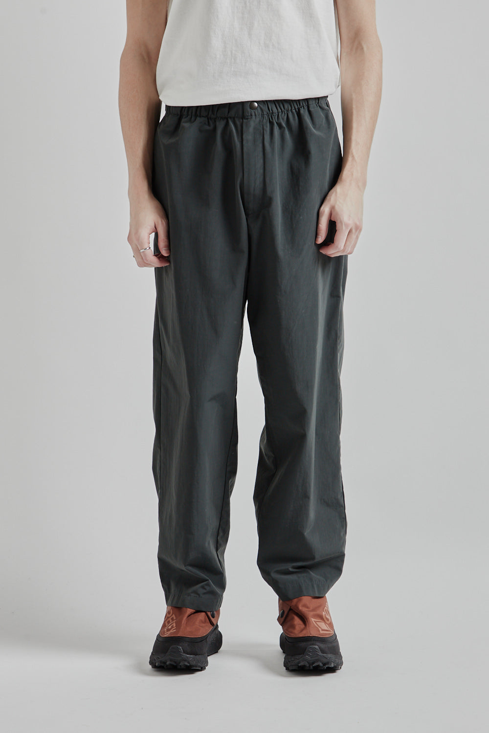 Goldwin Relax Straight Easy Pants Deep Charcoal 05