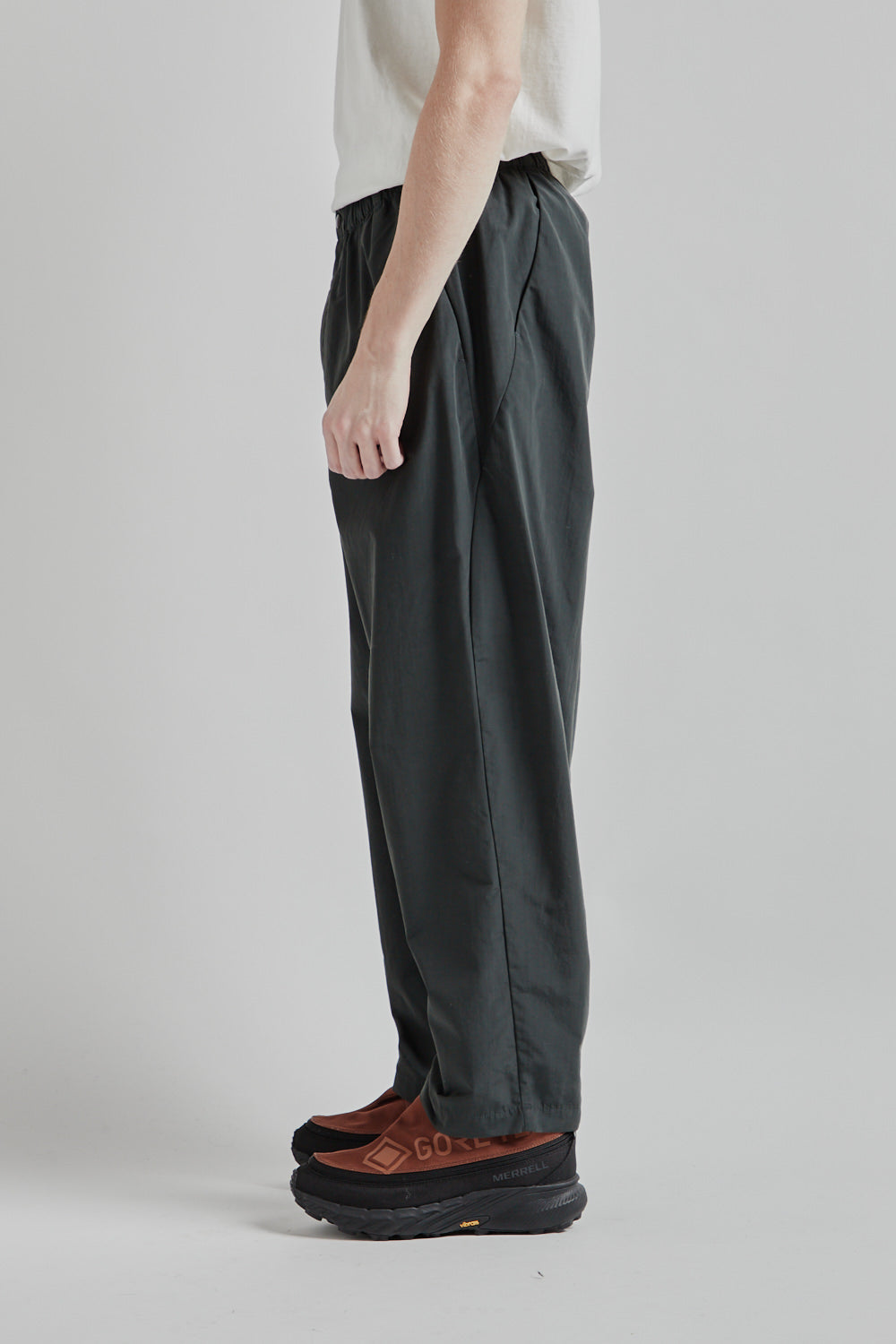 Goldwin Relax Straight Easy Pants - Deep Charcoal | Wallace