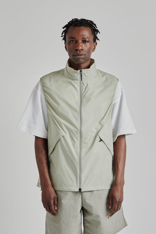Goldwin SS25 Pertex Equilibrium Wind Vest Fog Beige 02