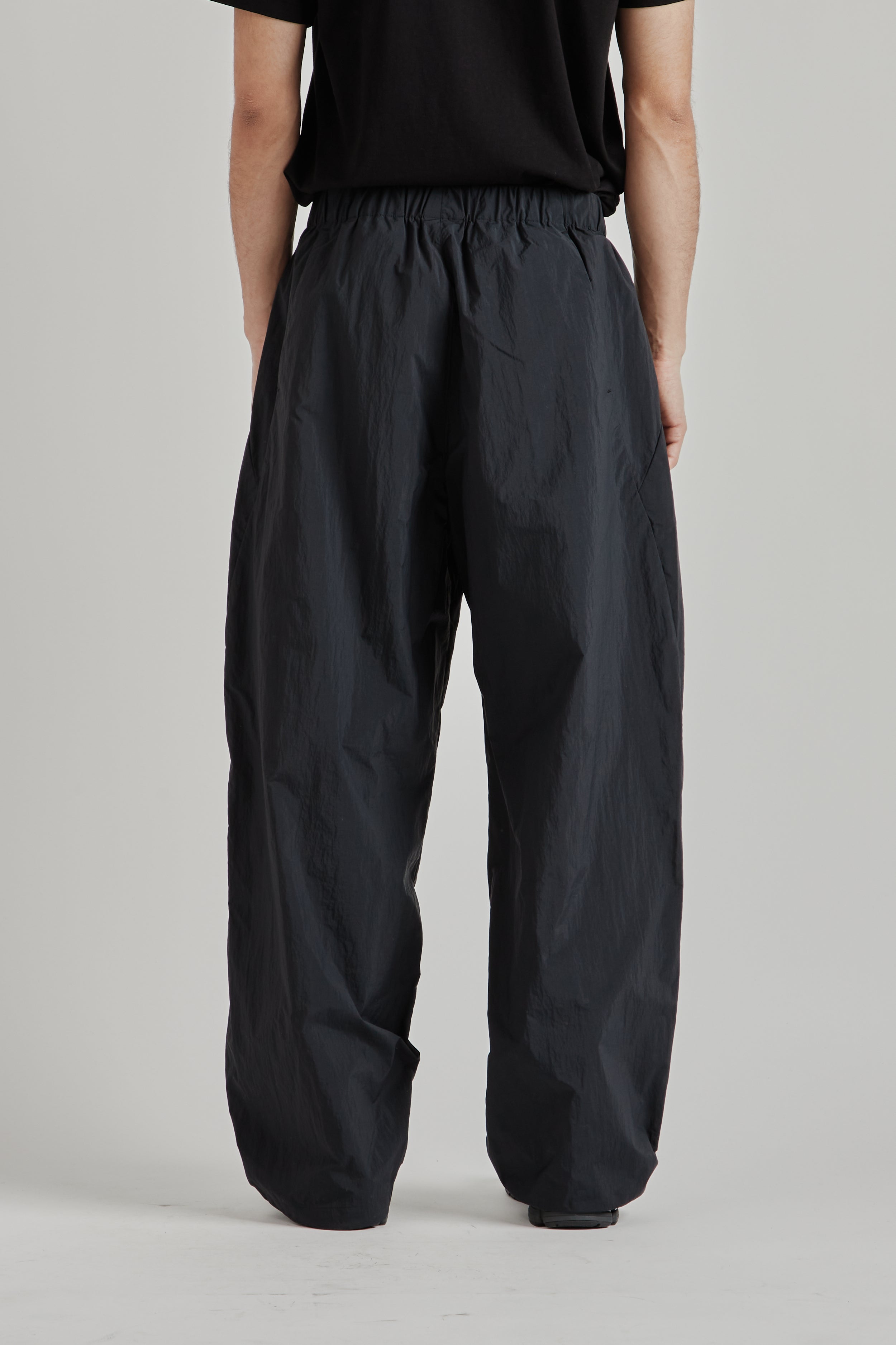 Goldwin Advanced Light Wide Easy Pants - Black | Wallace