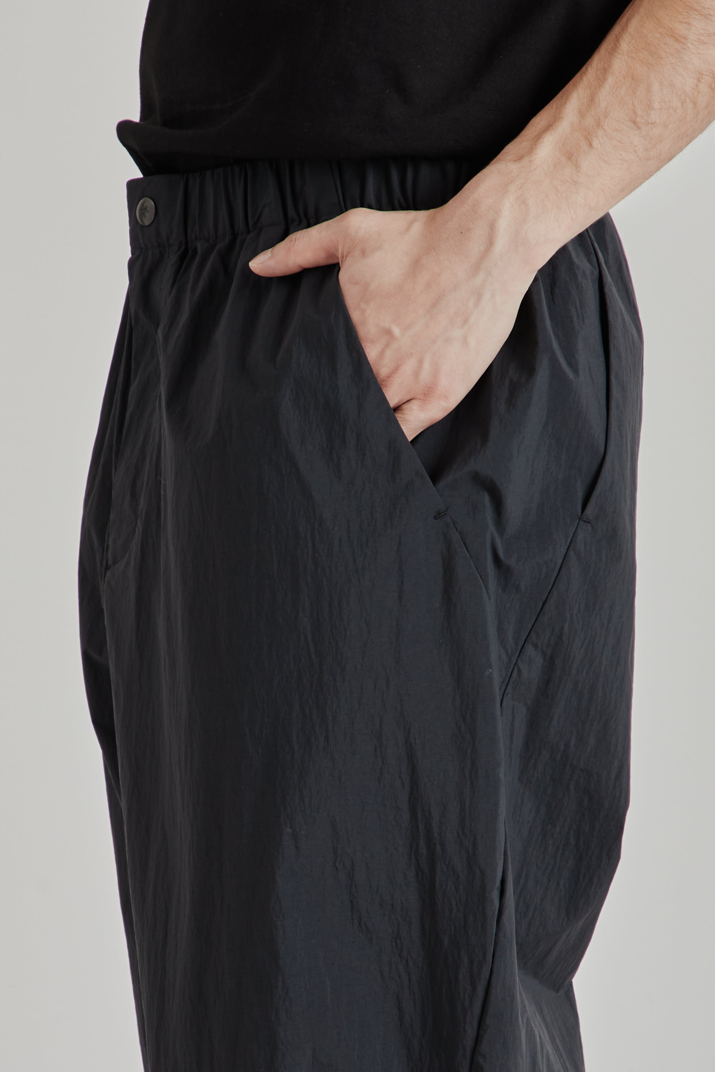 Goldwin Advanced Light Wide Easy Pants - Black | Wallace