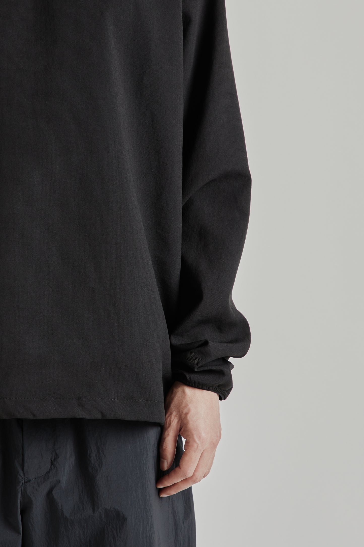 Goldwin SS26 Air Impression Ventris Shirring Pullover Black1798