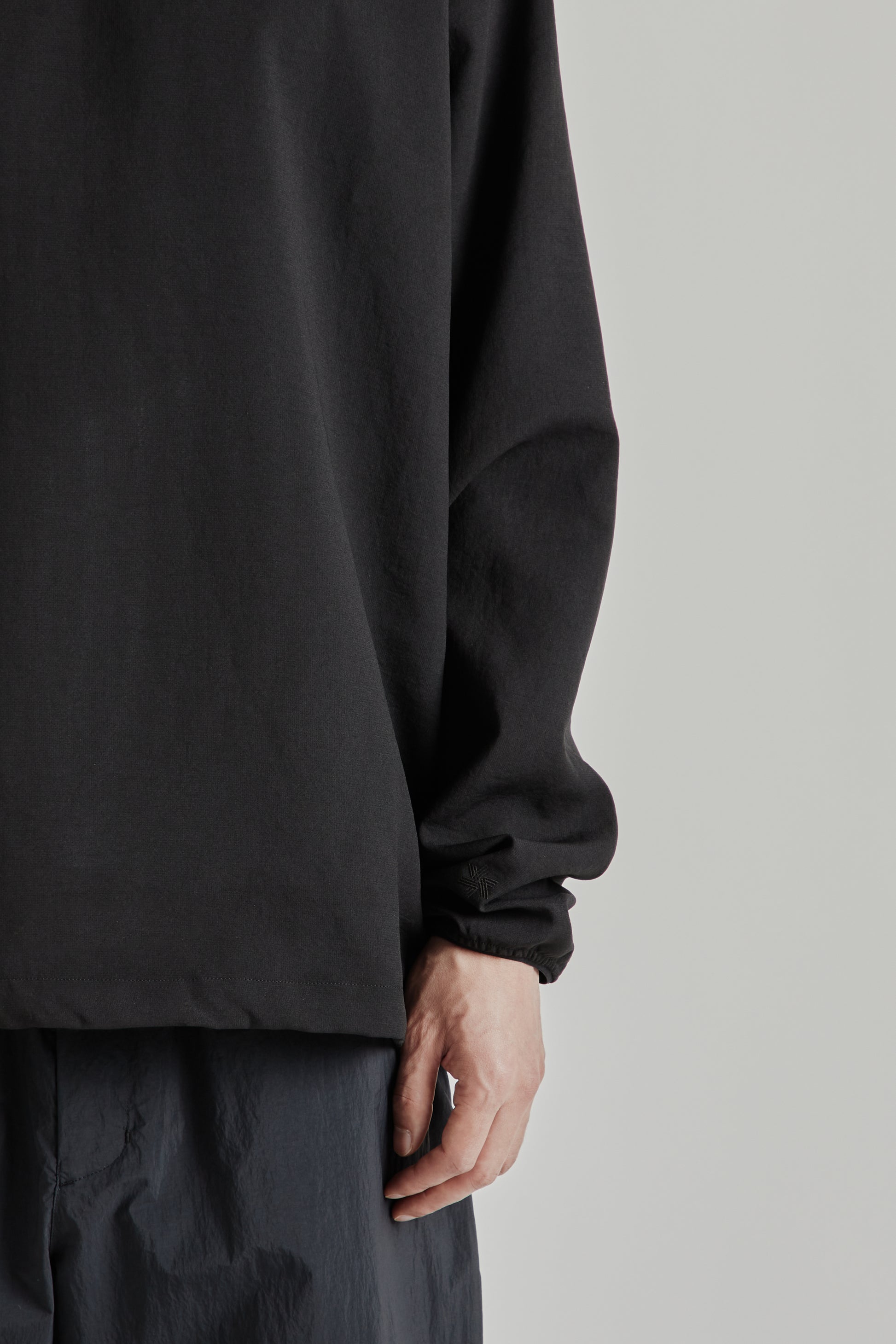 Goldwin SS26 Air Impression Ventris Shirring Pullover Black1798
