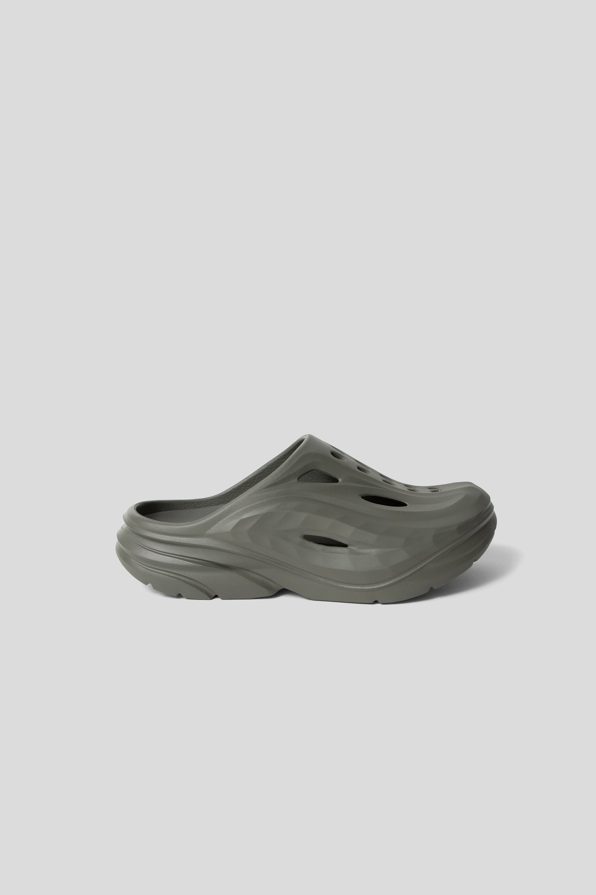 Hoka All Gender Ora Recovery Mule in Slate/Slate