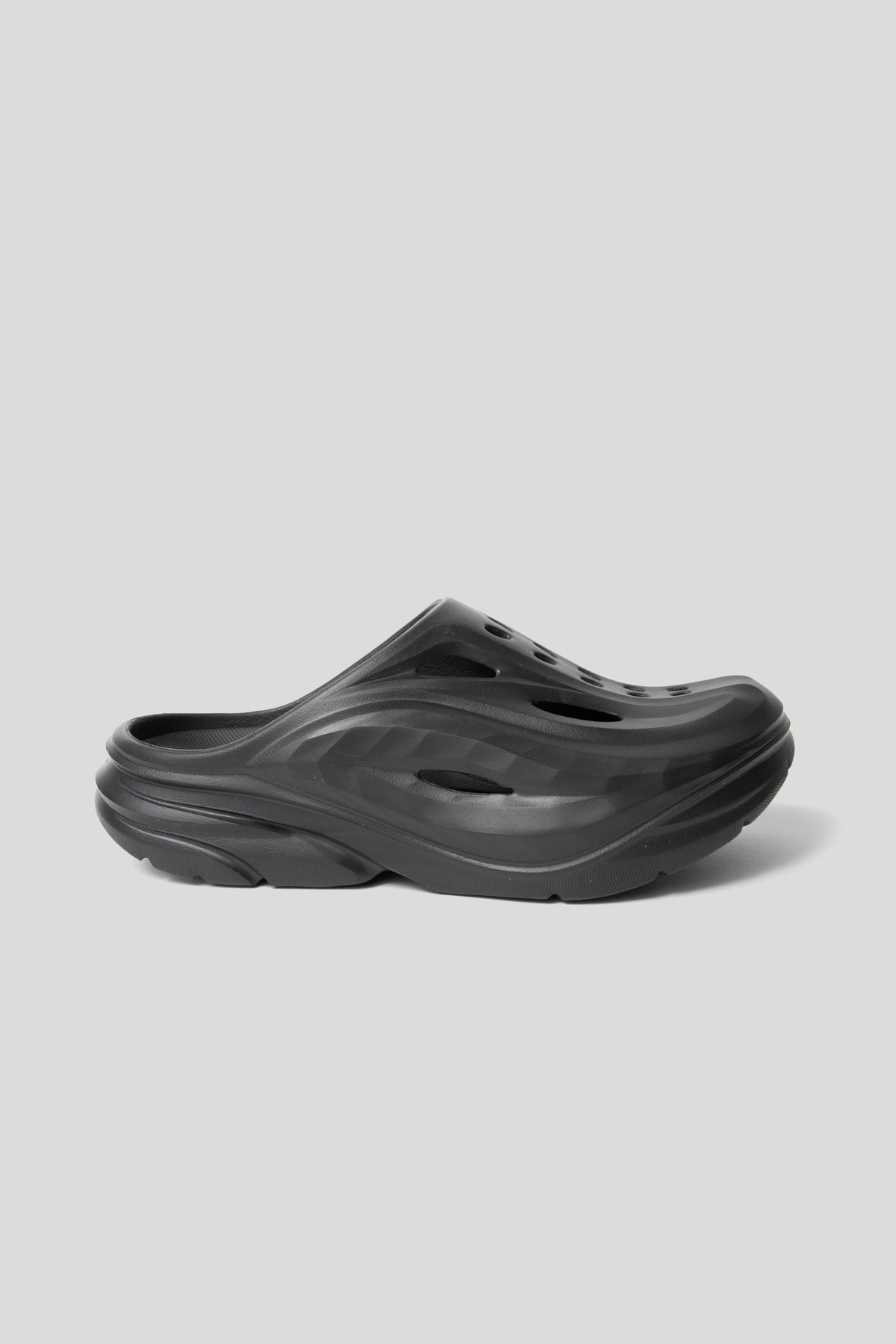 HOKA Ora Recovery Mule - Black/Black | Wallace Mercantile Shop display picture 2