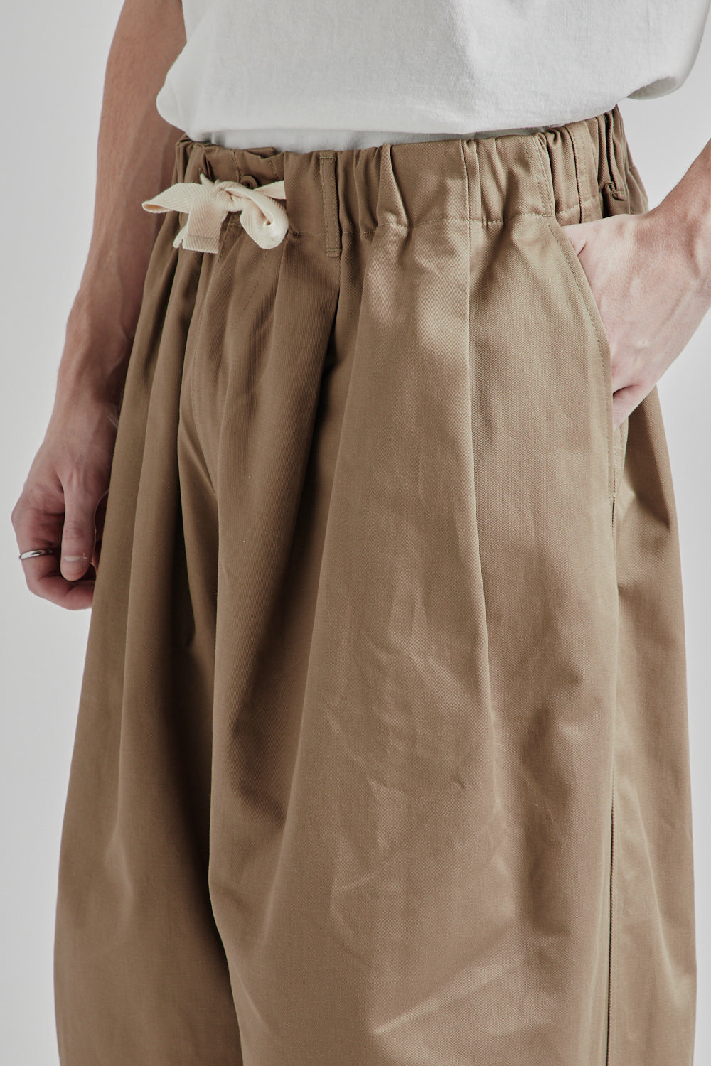 Is-Ness Balloon EZ Pants Beige 010