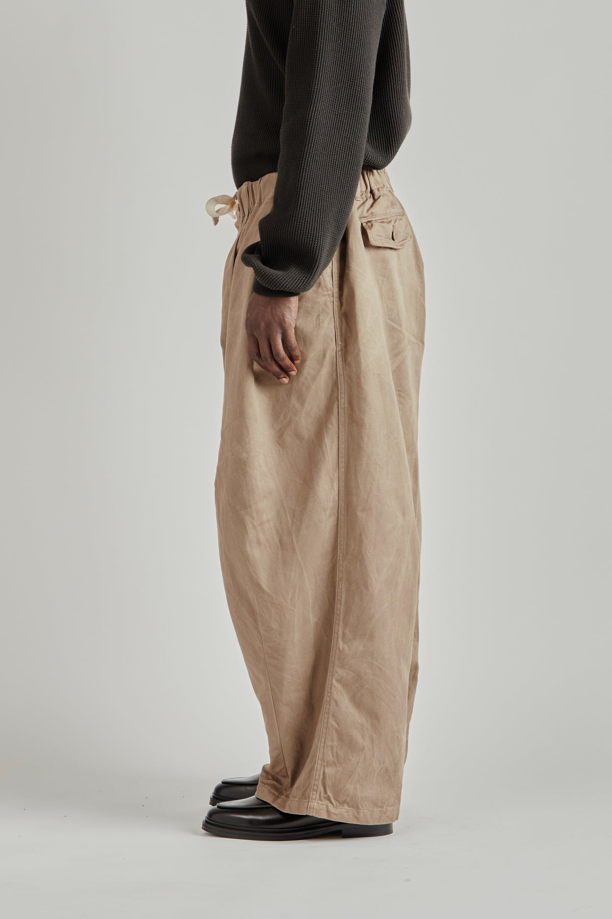 Is-ness FW26 Balloon EZ Pants Beige0168