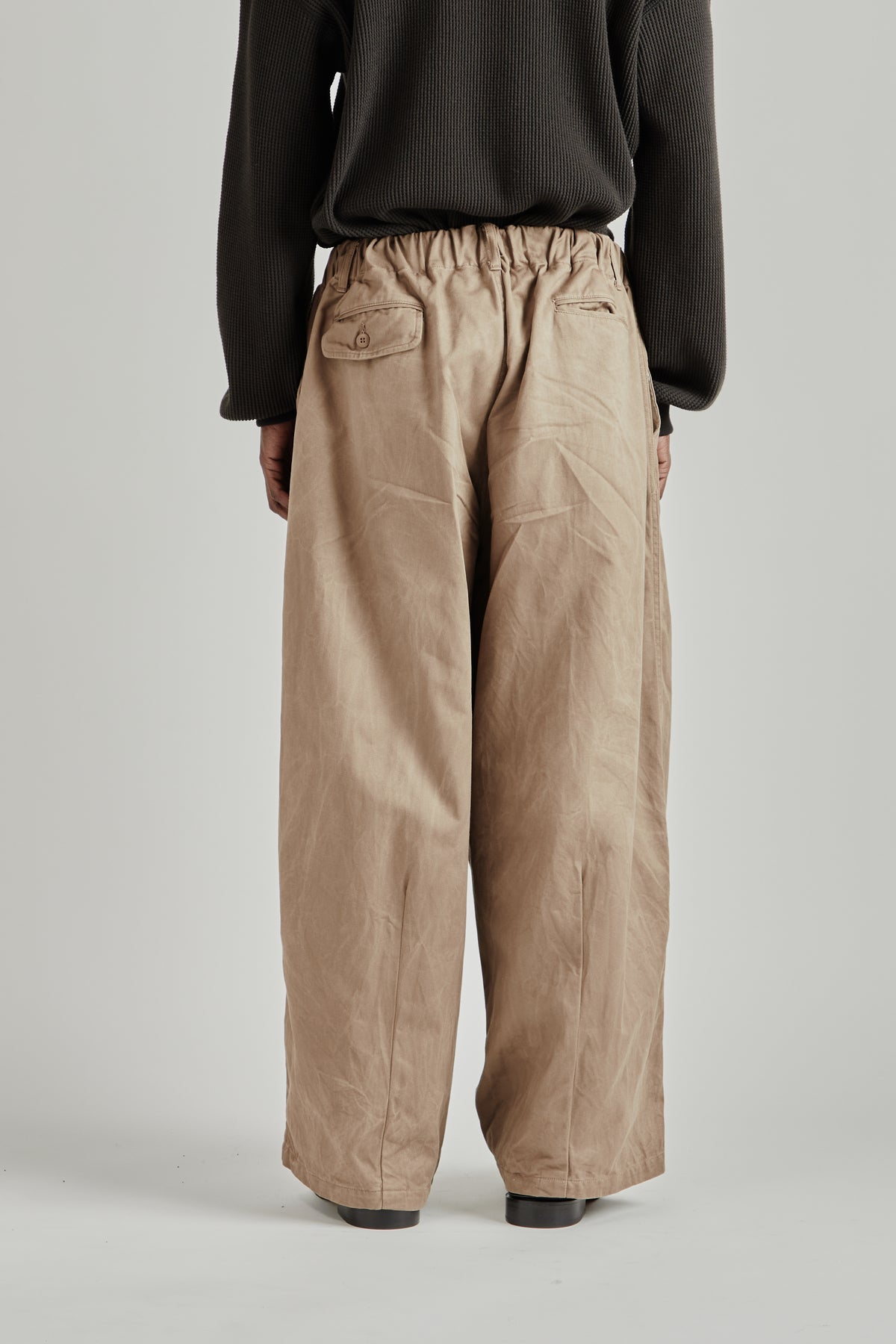 Is-ness FW26 Balloon EZ Pants Beige0171