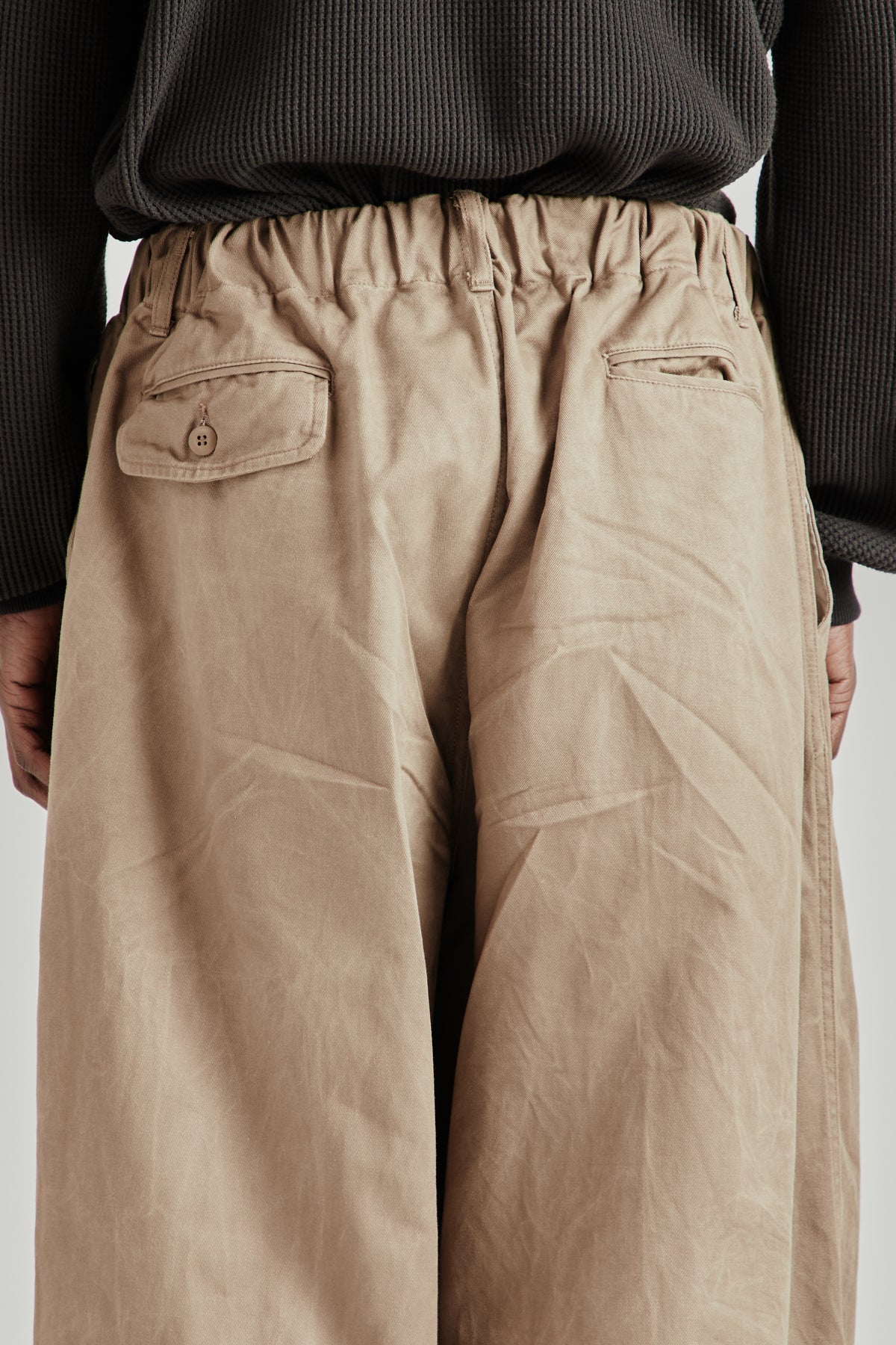 Is-ness FW26 Balloon EZ Pants Beige0172