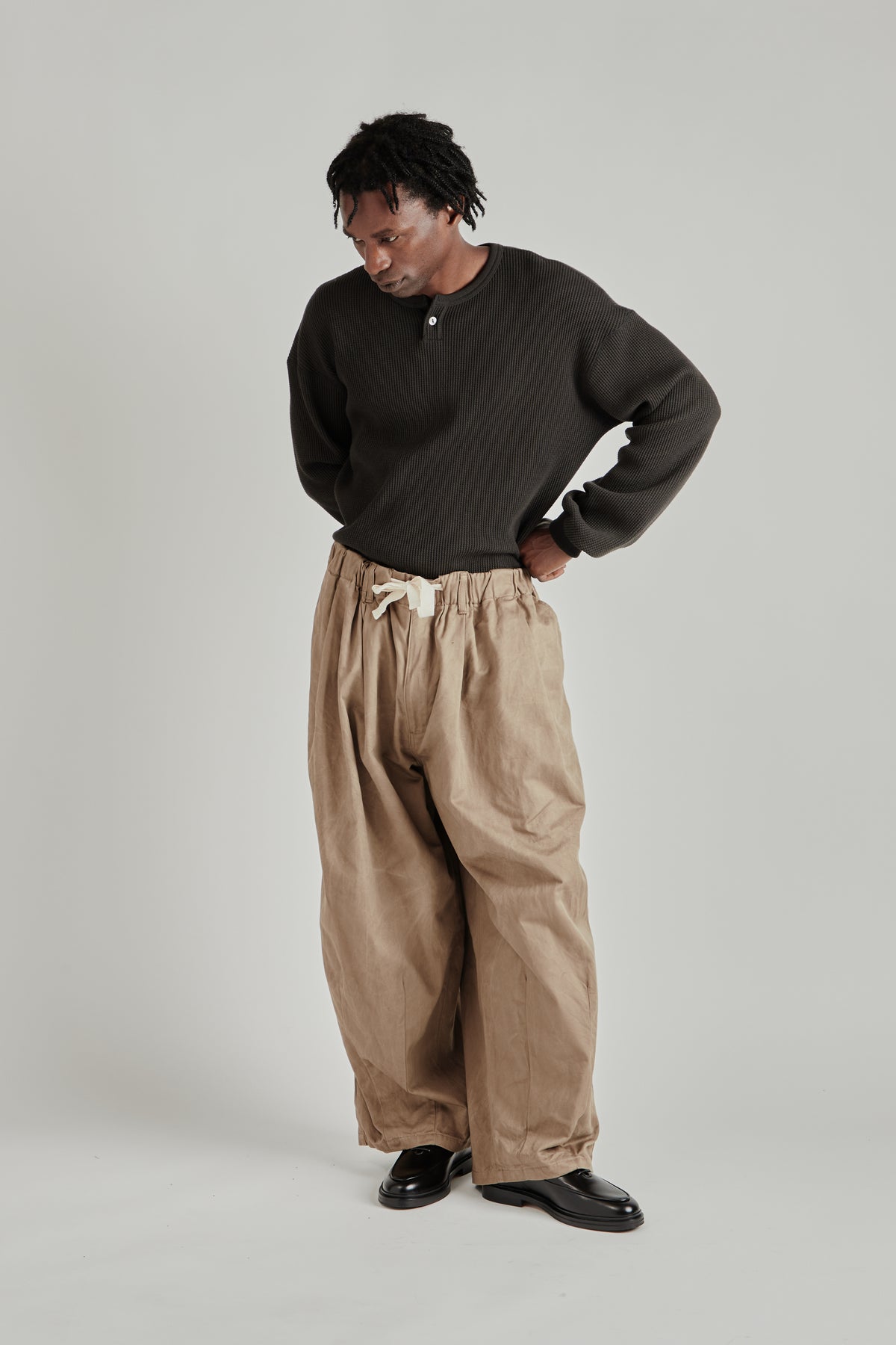 Is-ness FW26 Balloon EZ Pants Beige0178